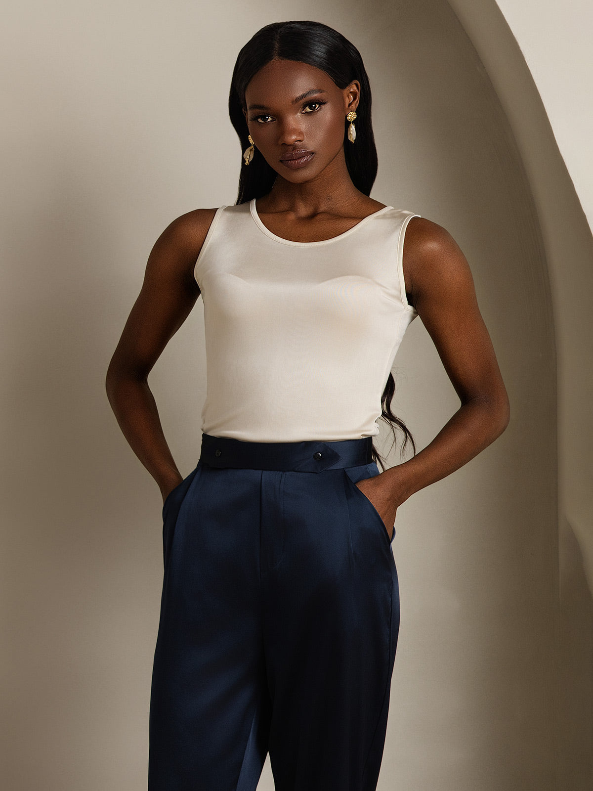 [Beige] SilkSilky-SE Silke Stickad Ärmlös Round Neck Dam T-Shirt 001