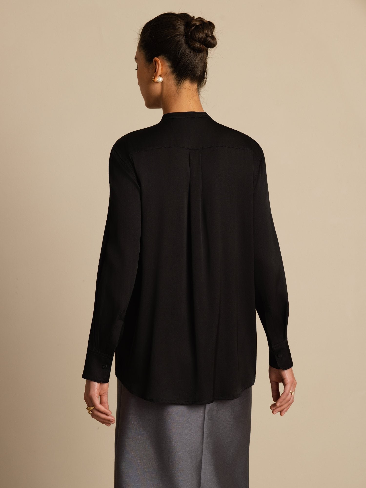 [Svart] SilkSilky-SE 19Momme Silke Lång Ärm Ståkrage Blus 002