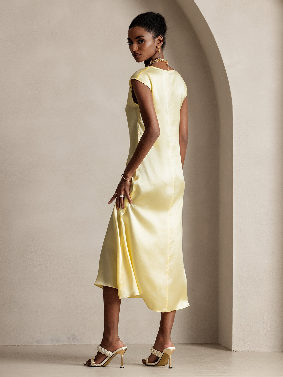 SilkSilky-SE 19Momme Silke Ärmlös Dress Ljusgul 002