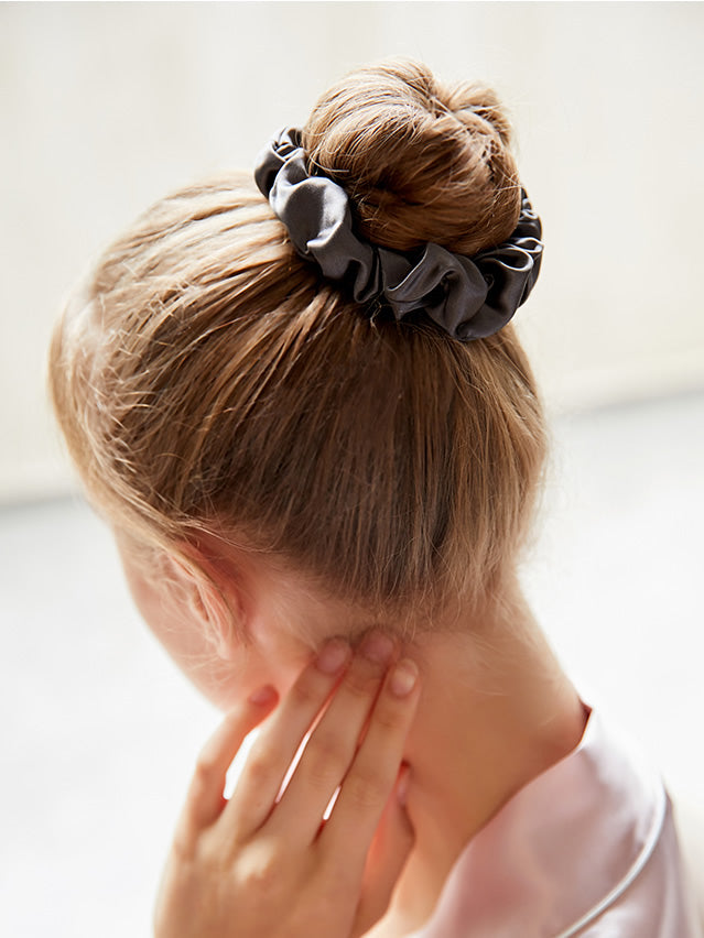 [Svart] SilkSilky-SE 19Momme Rent Silke Scrunchie 005