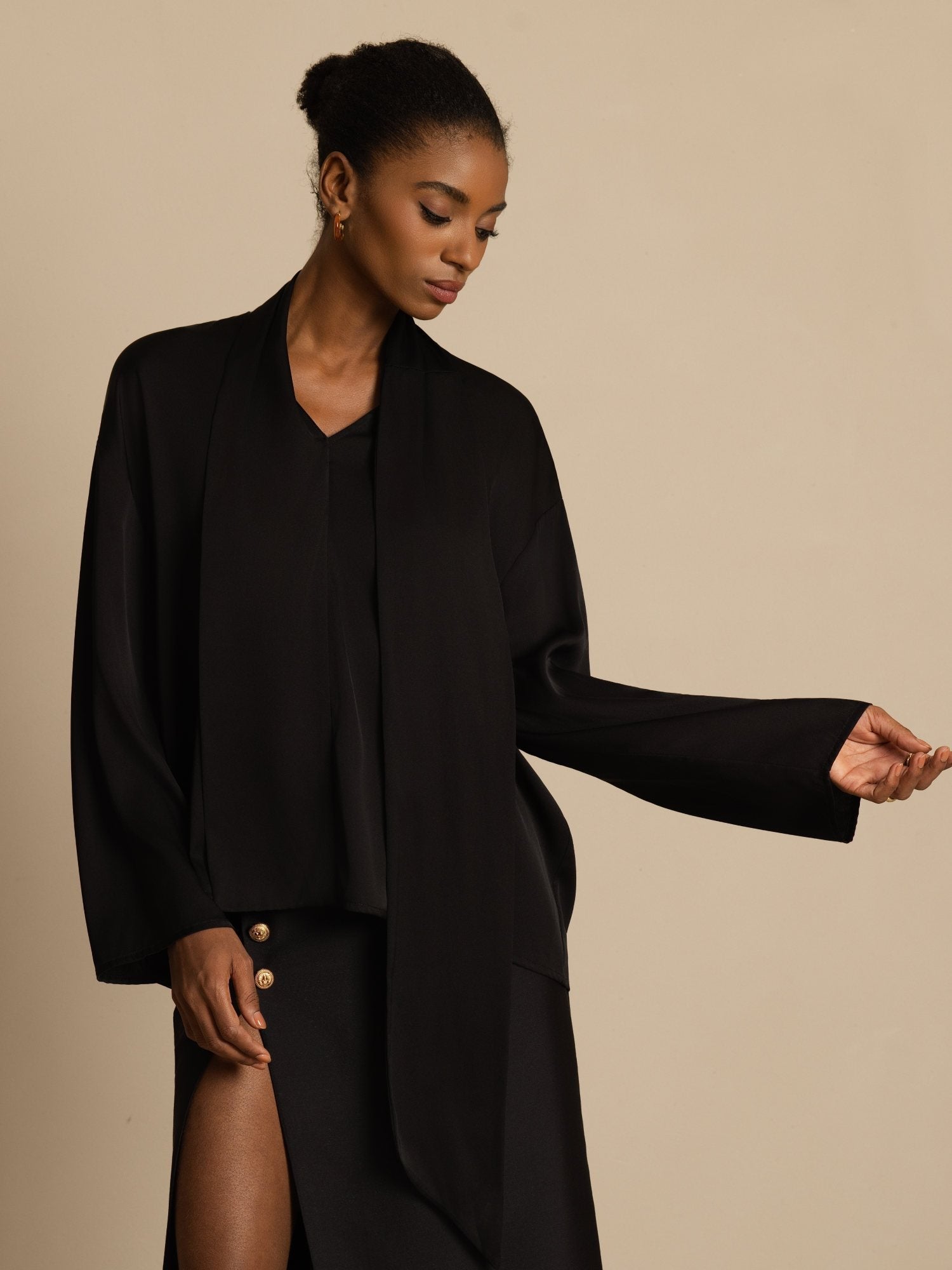 [Svart] SilkSilky-SE 19Momme Silke Lång Ärm V Ringning Blus 003