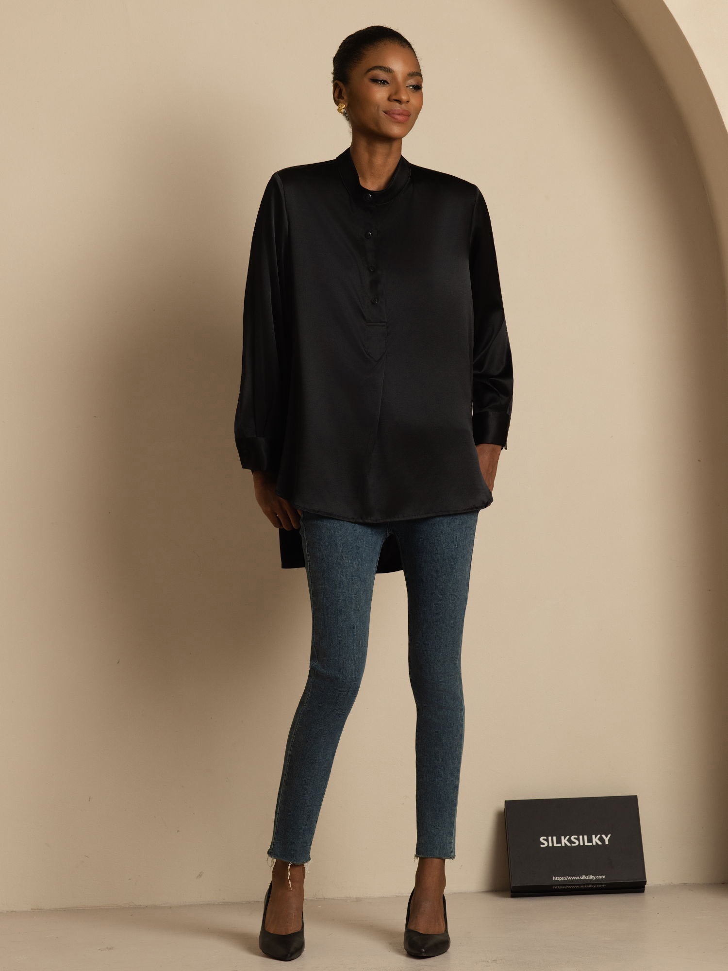 [Svart] SilkSilky-SE 19Momme Silke Lång Ärm Ståkrage Blus 006