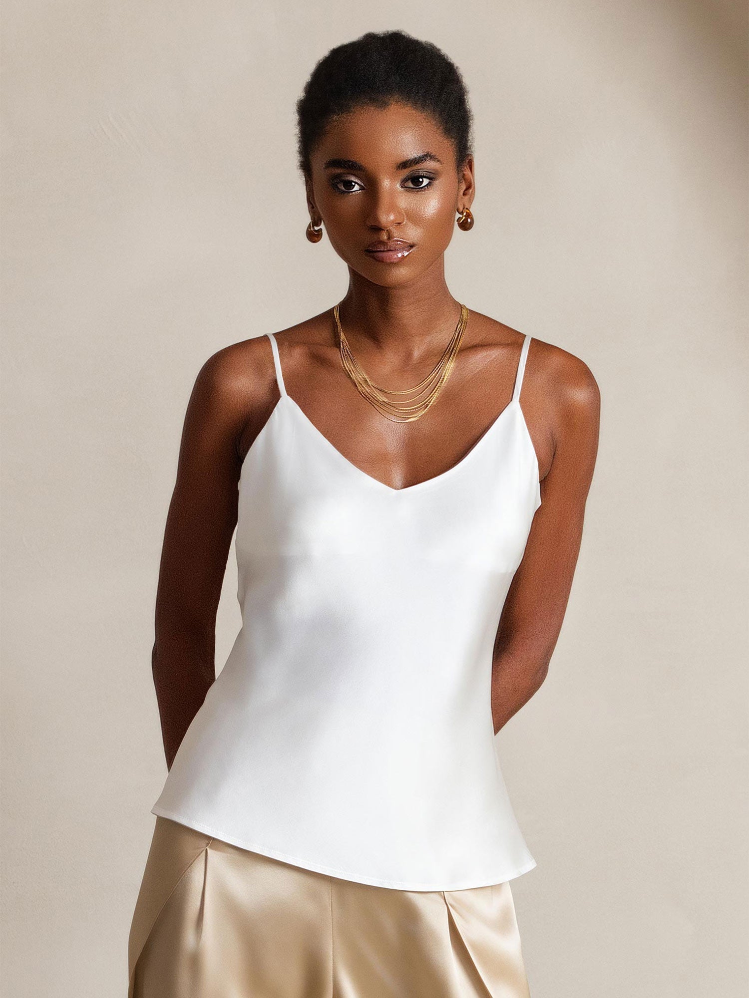 [Vit] SilkSilky-SE Spaghetti Strap V Neck Cami Toppar 001