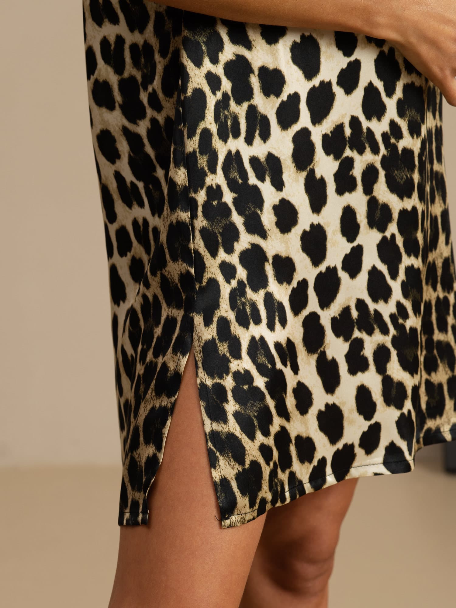 [Leopard] SilkSilky-SE Pure Silk Kort Ärm Nightgown 005