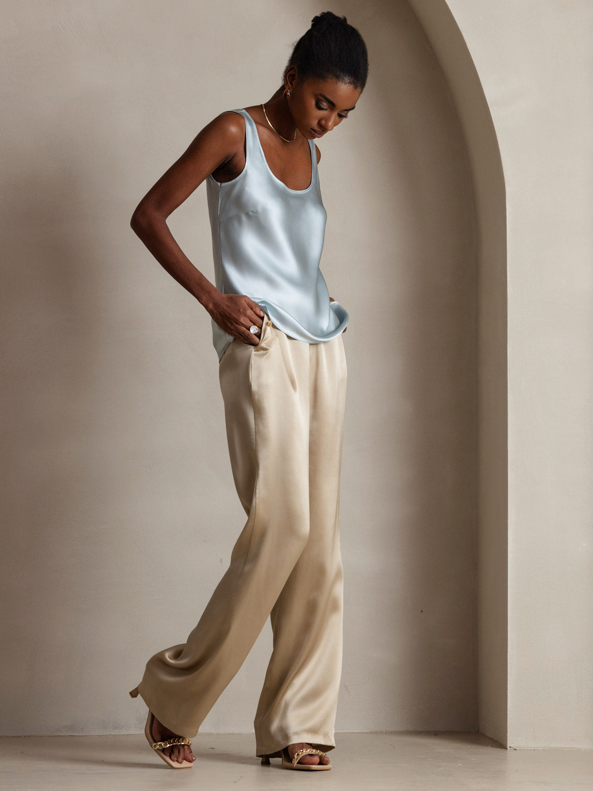 [Ljusblå] SilkSilky-SE 19Momme Ärmlös Djup Rund Halsringning Cami Toppar 006