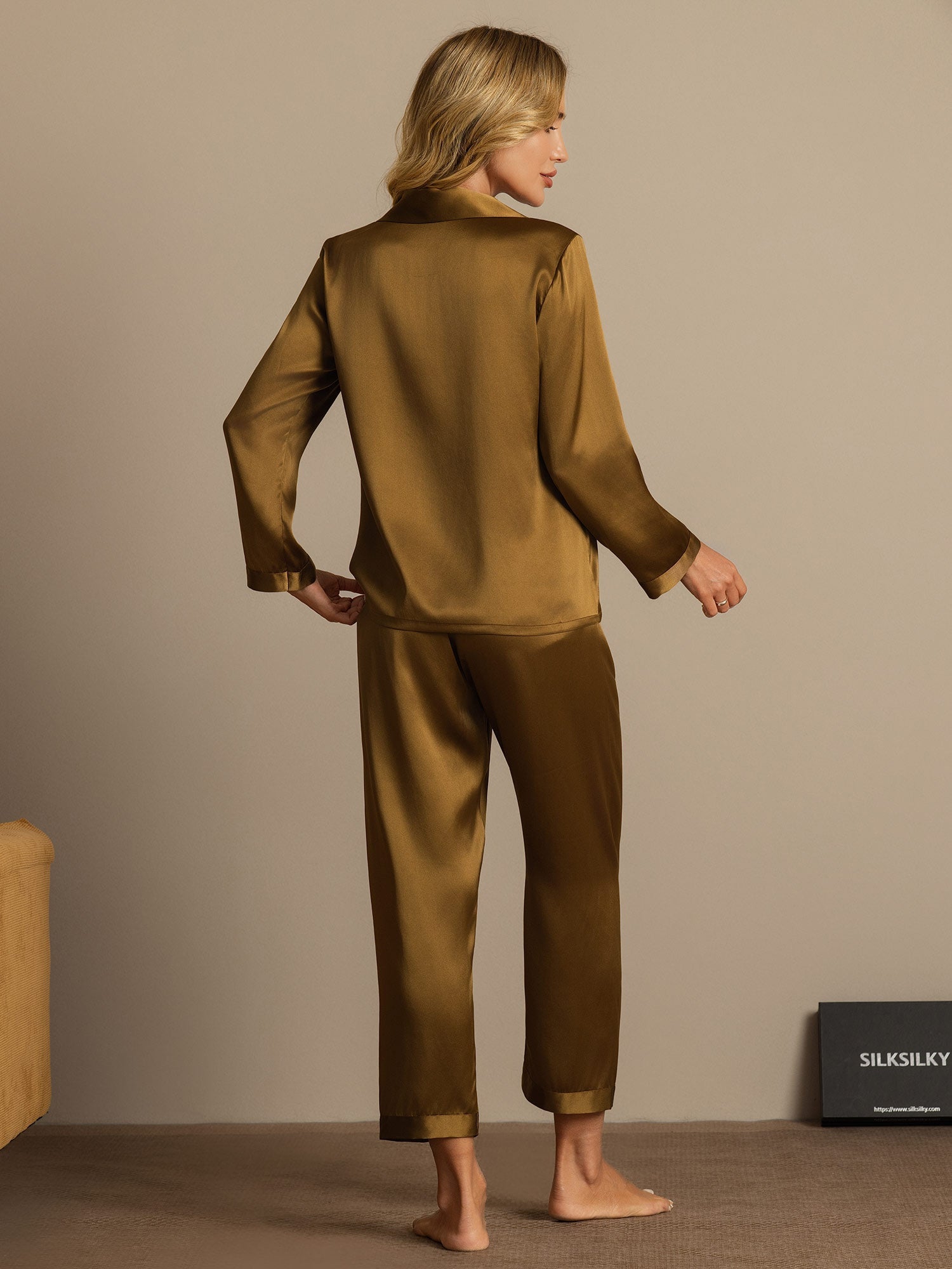 [Brun] SilkSilky-SE Lång Ärm Notchkrage Dam Pyjama 002