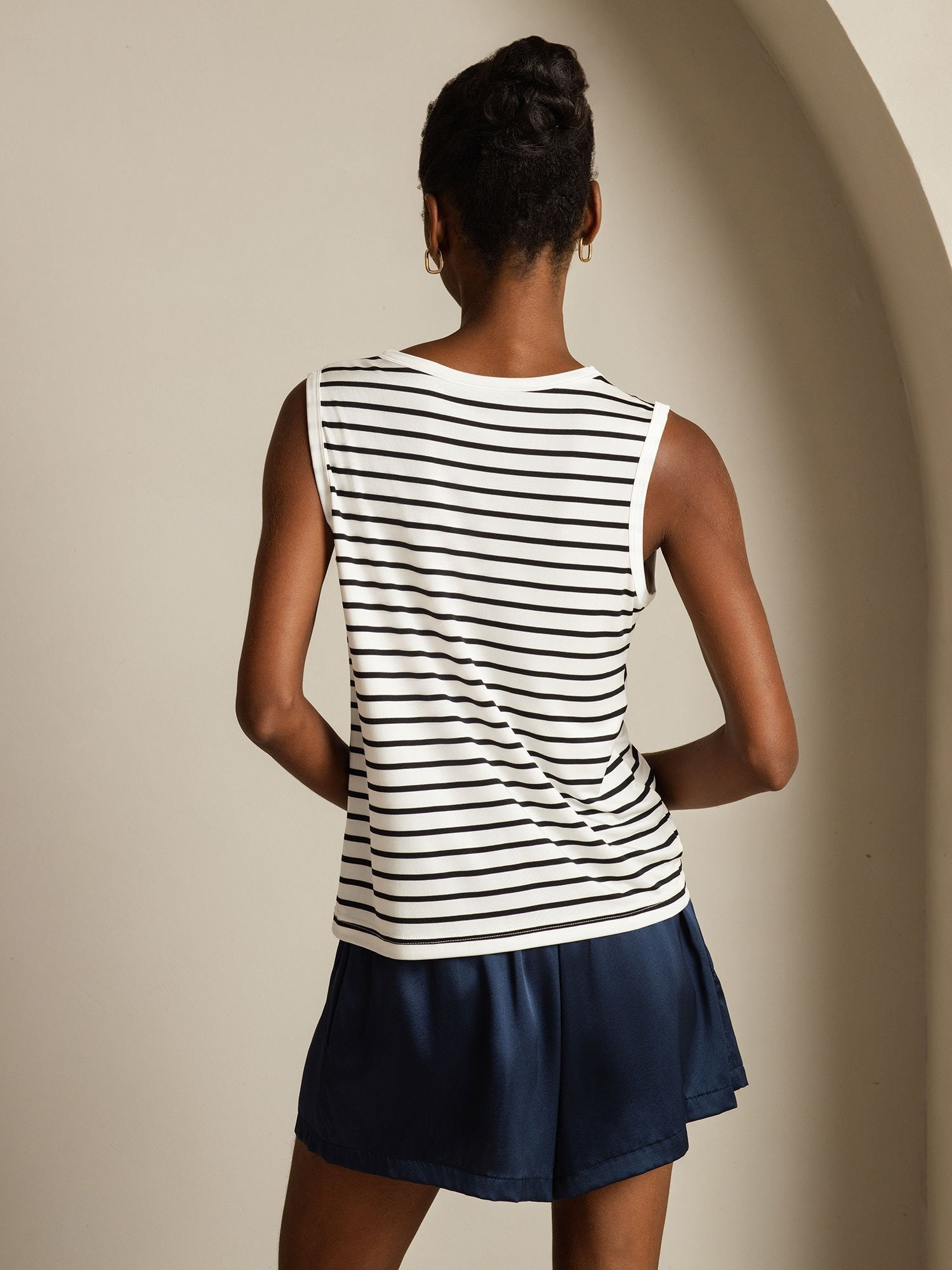 [Vit Rand] SilkSilky-SE Pure Silk Ärmlös Camisoles 002