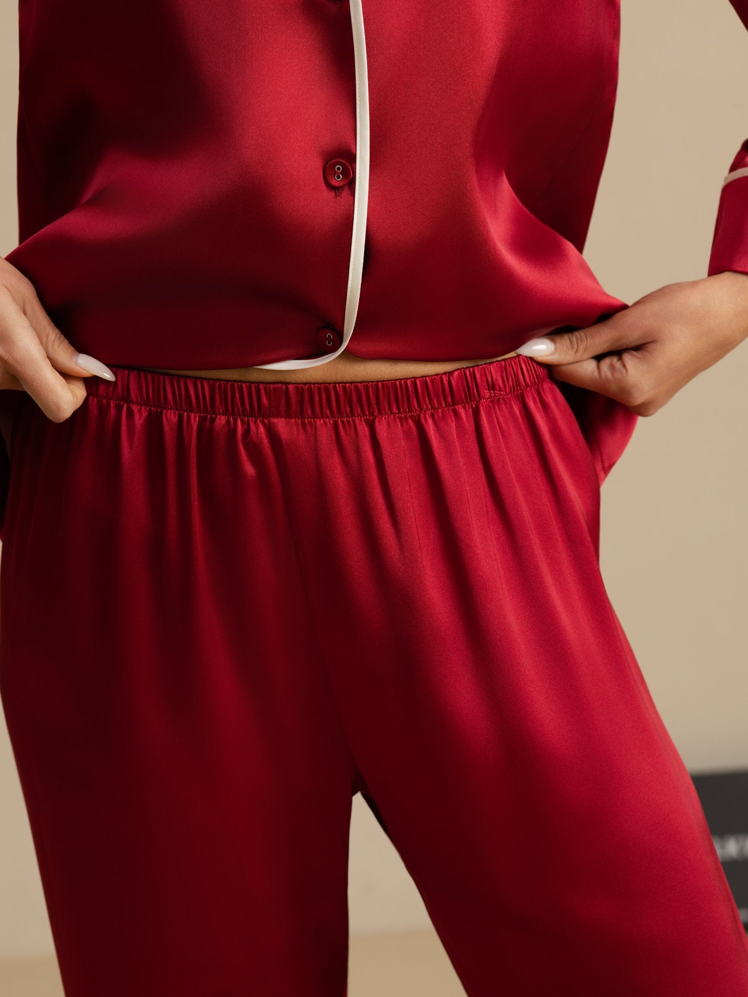 [Vin] SilkSilky-SE Lång Ärm Notchkrage Dam Pyjama 005