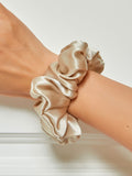 SilkSilky SE الحرير الخالص Scrunchie Beige 001