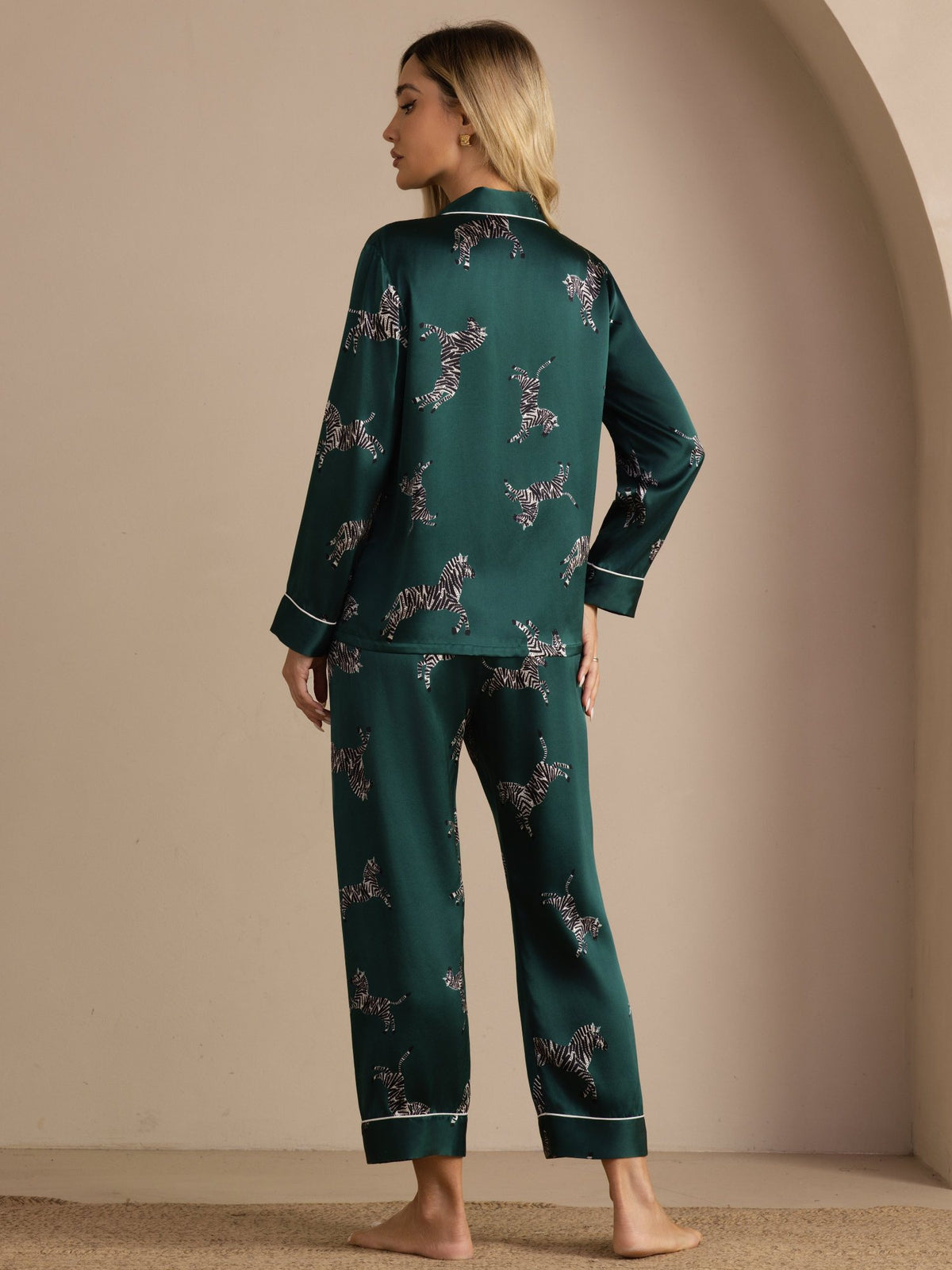 [Smaragd Zebra] SilkSilky-SE Long Sleeve Lapel Collar Dam Pyjama 002