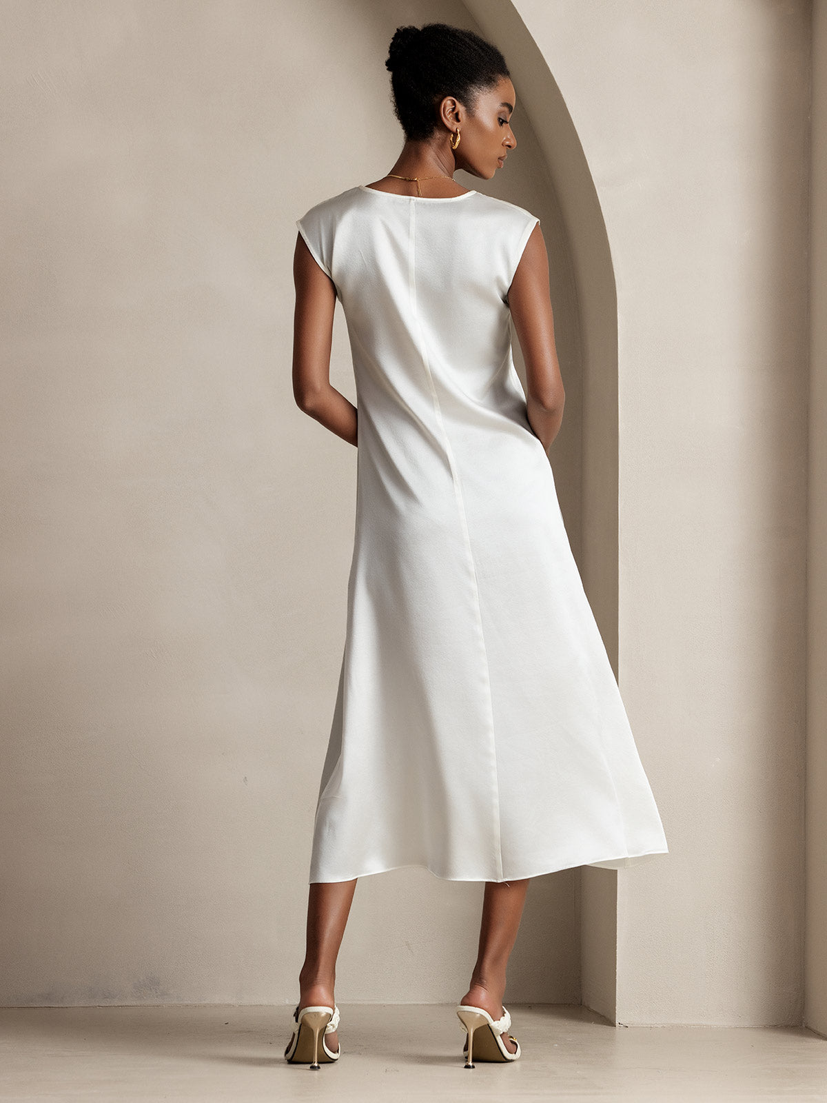 SilkSilky-SE 19Momme Silke Ärmlös Dress Vit 002