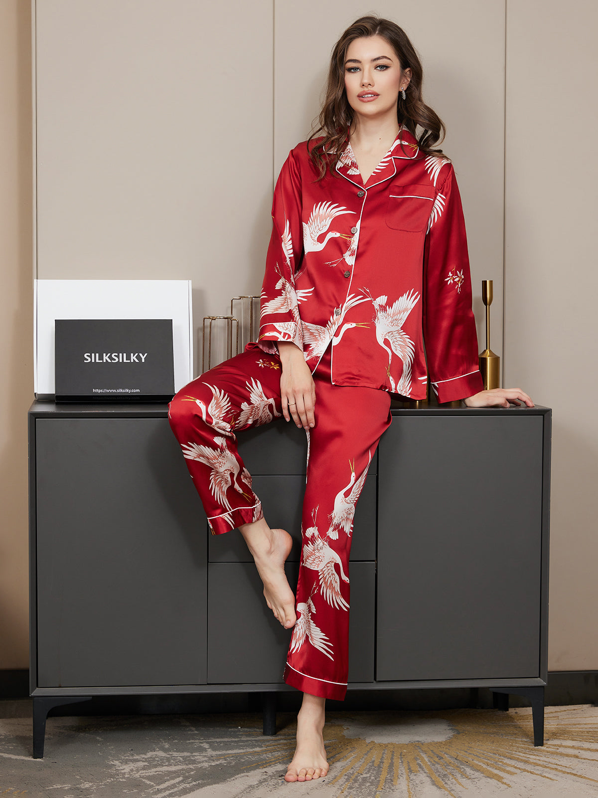 [Mörkröd] SilkSilky-SE 19Momme Rent Silke Womens Pajamas 001