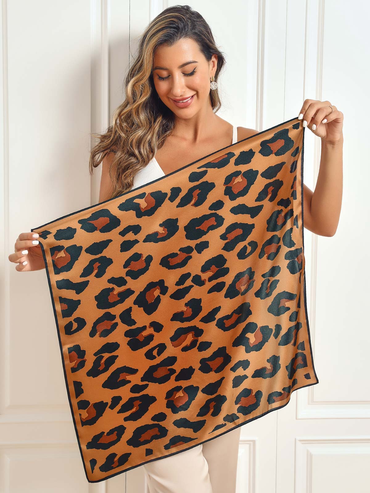 SilkSilky SE Rent Silke Scarf Leopard 002