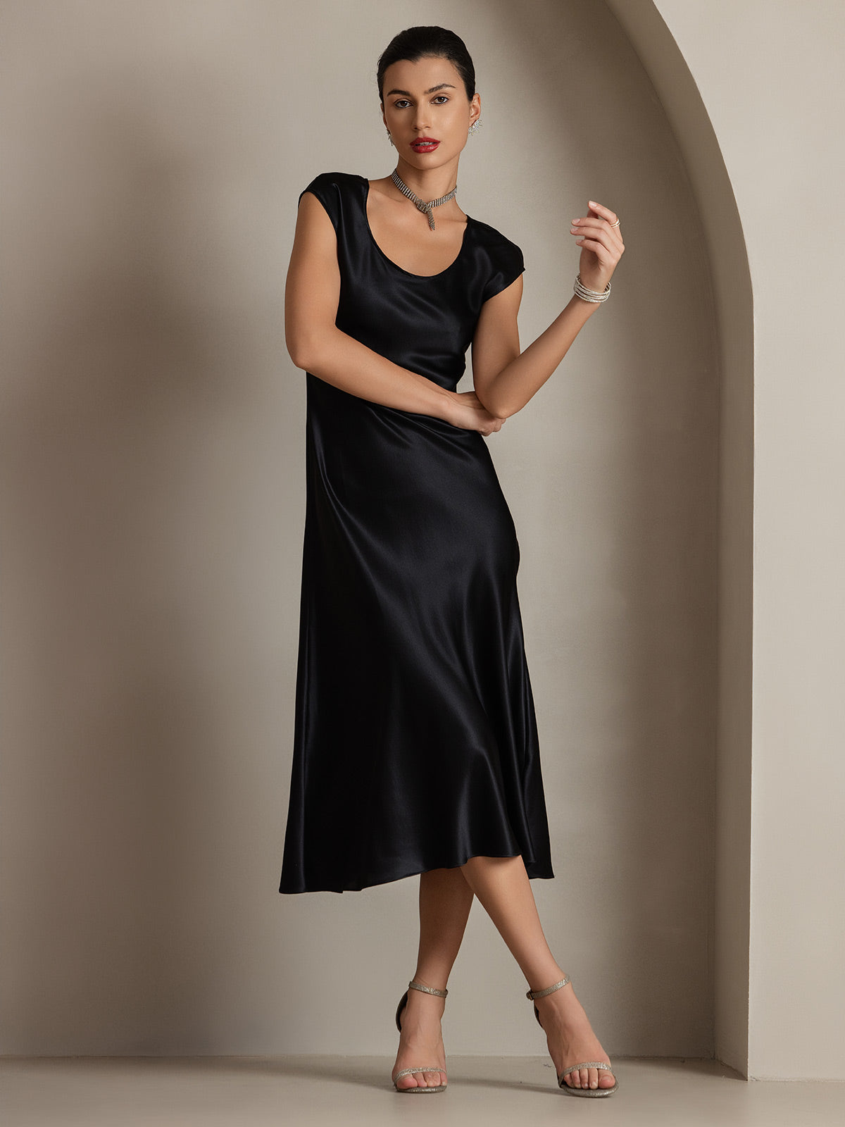 SilkSilky-SE 19Momme Silke Ärmlös Dress Svart 004