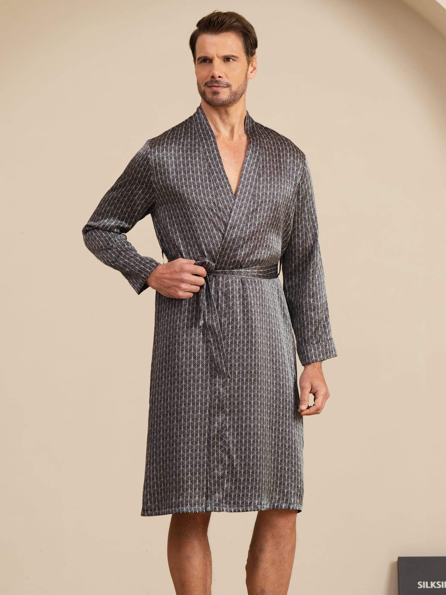 [Svart Ginkgo] SilkSilky-SE Long Sleeve V Neck Herr Morgonrock 001
