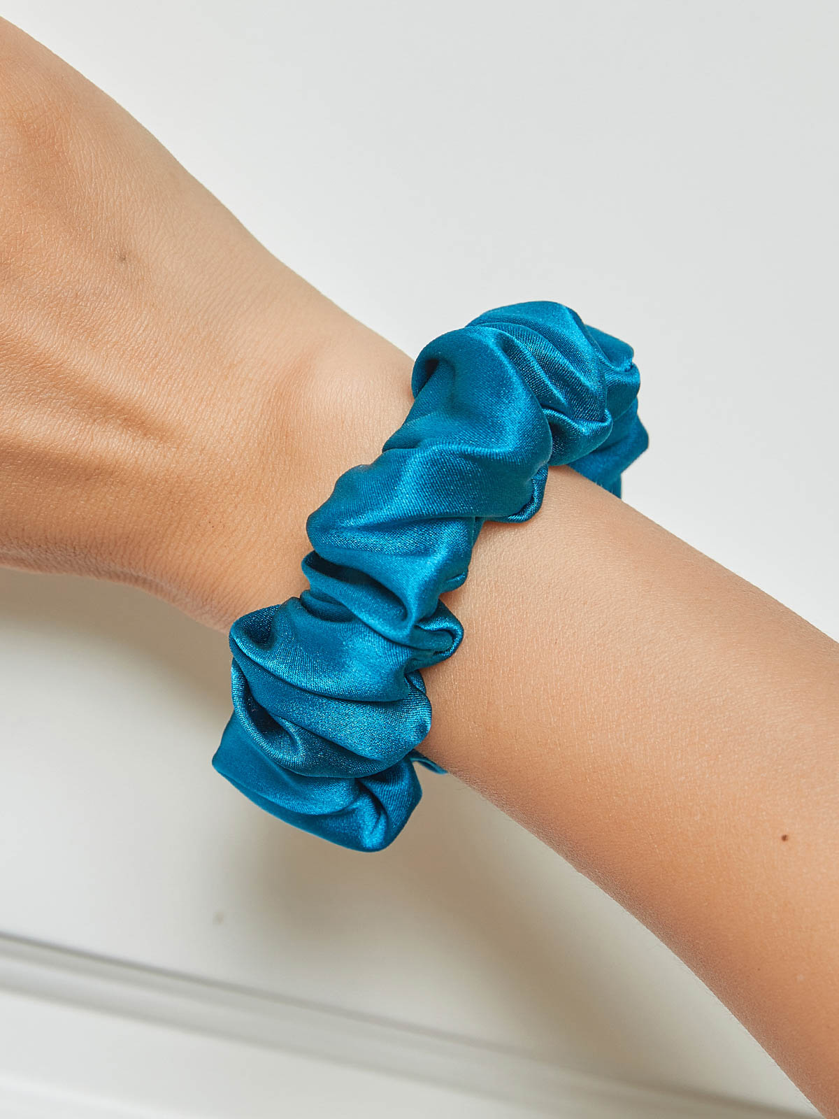 [Kungsblått] SilkSilky-SE 19Momme Rent Silke Scrunchie 001