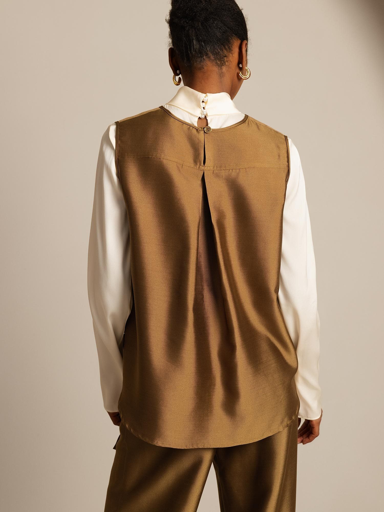 [Brons] SilkSilky-SE 32Momme Silk-Wool Blend Womens Vest 002,