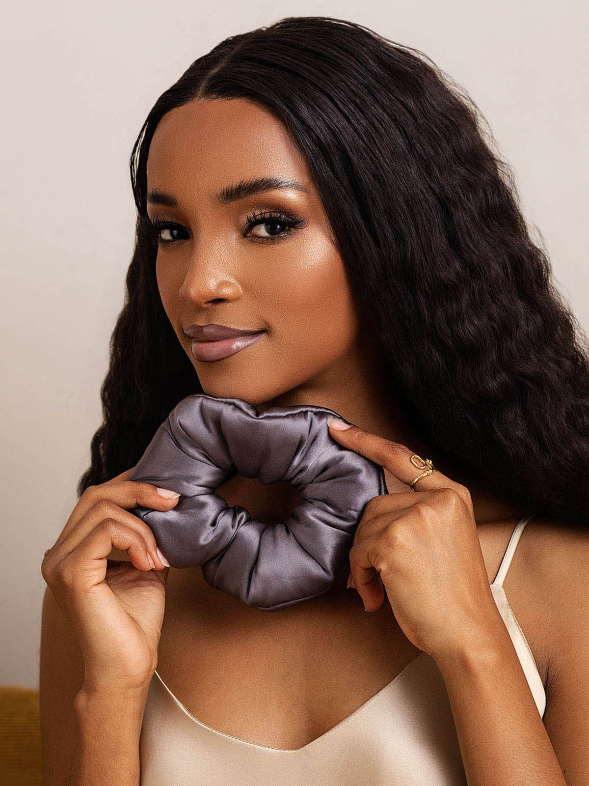 [Mörkgrå] SilkSilky-SE Rent Silke Scrunchie 004