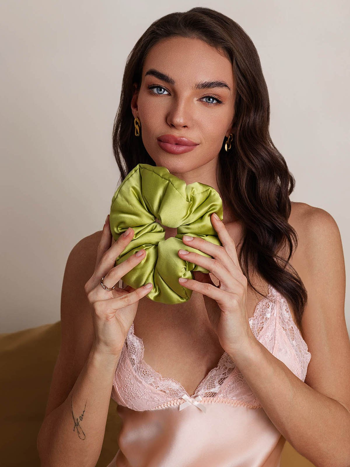 [Grön] SilkSilky-SE Rent Silke Scrunchie 001