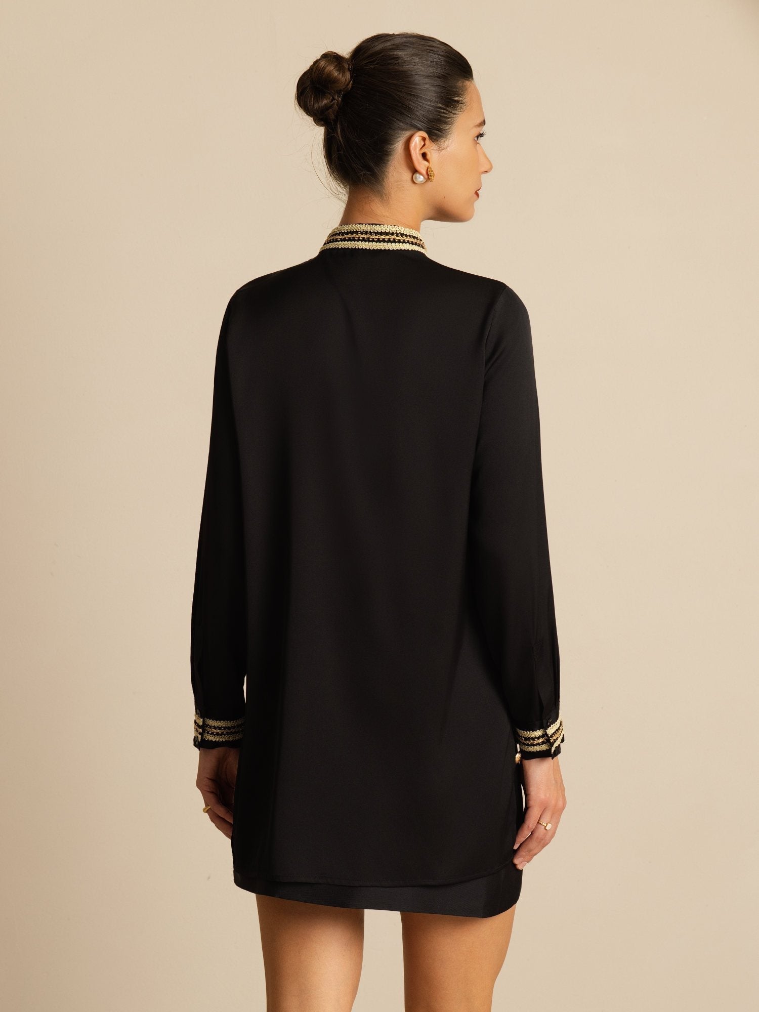 [Svart] SilkSilky-SE 19Momme Silke Lång Ärm Ståkrage Blus 002