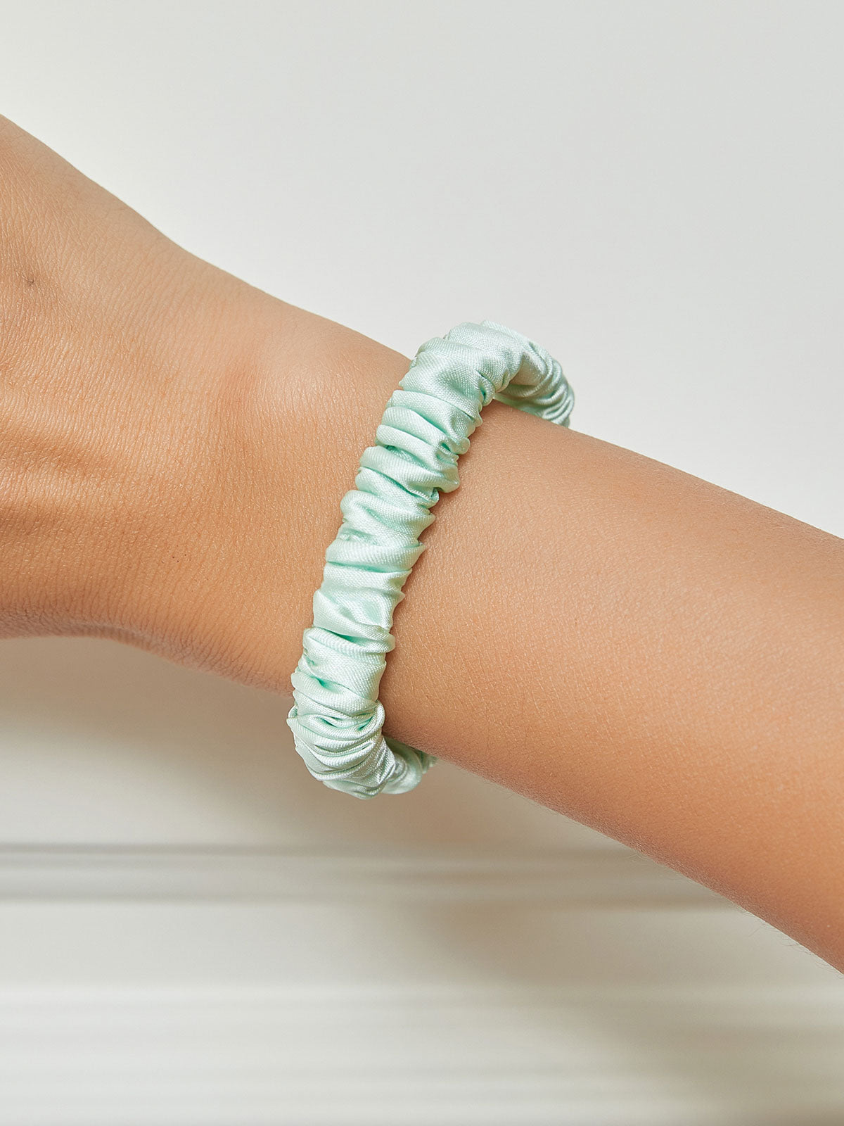 [Ljusgrön] SilkSilky-SE 19Momme Rent Silke Scrunchie 001