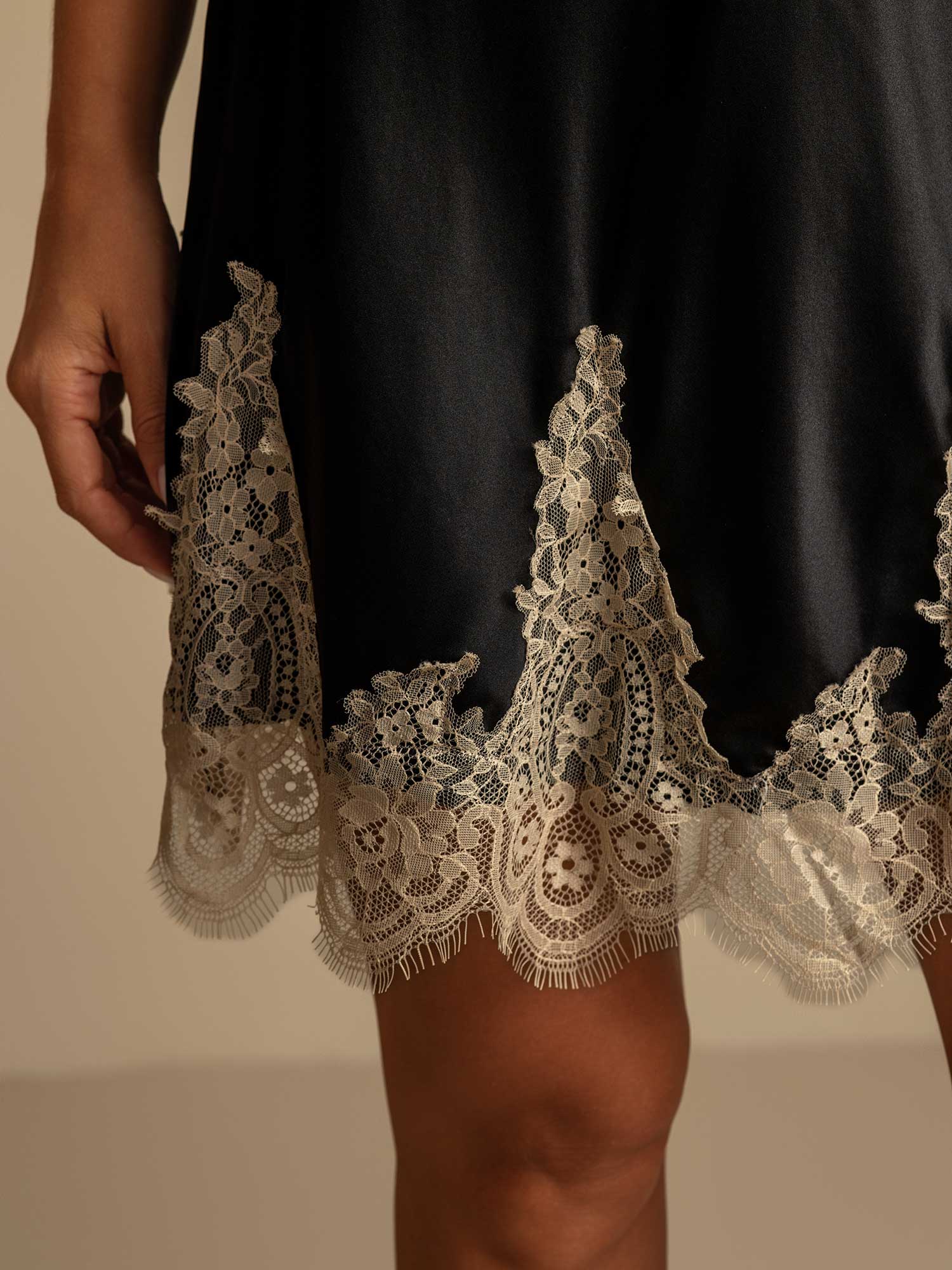 [Svart+Beige] SilkSilky-SE Rent Silke Nightgown 005,