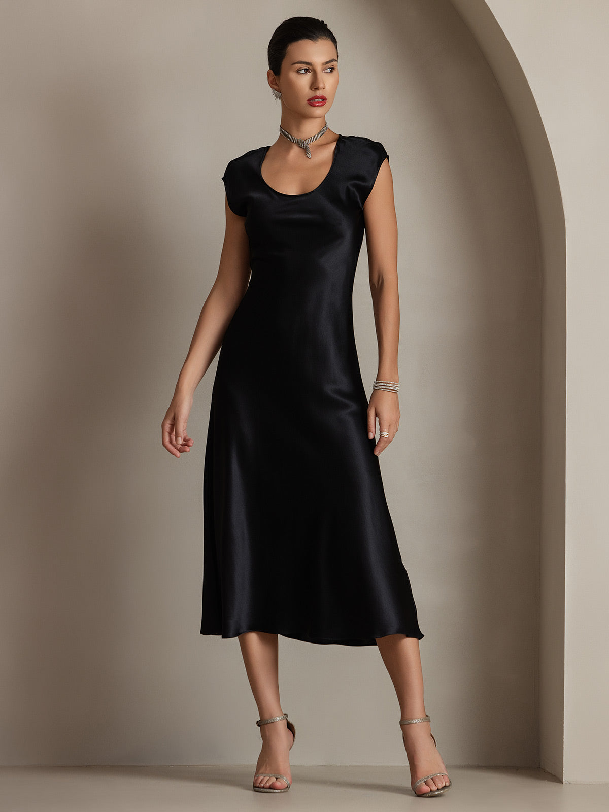 SilkSilky-SE 19Momme Silke Ärmlös Dress Svart 001