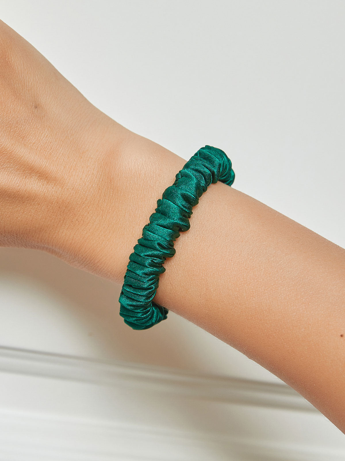[Mörkgrön] SilkSilky-SE 19Momme Rent Silke Scrunchie 001