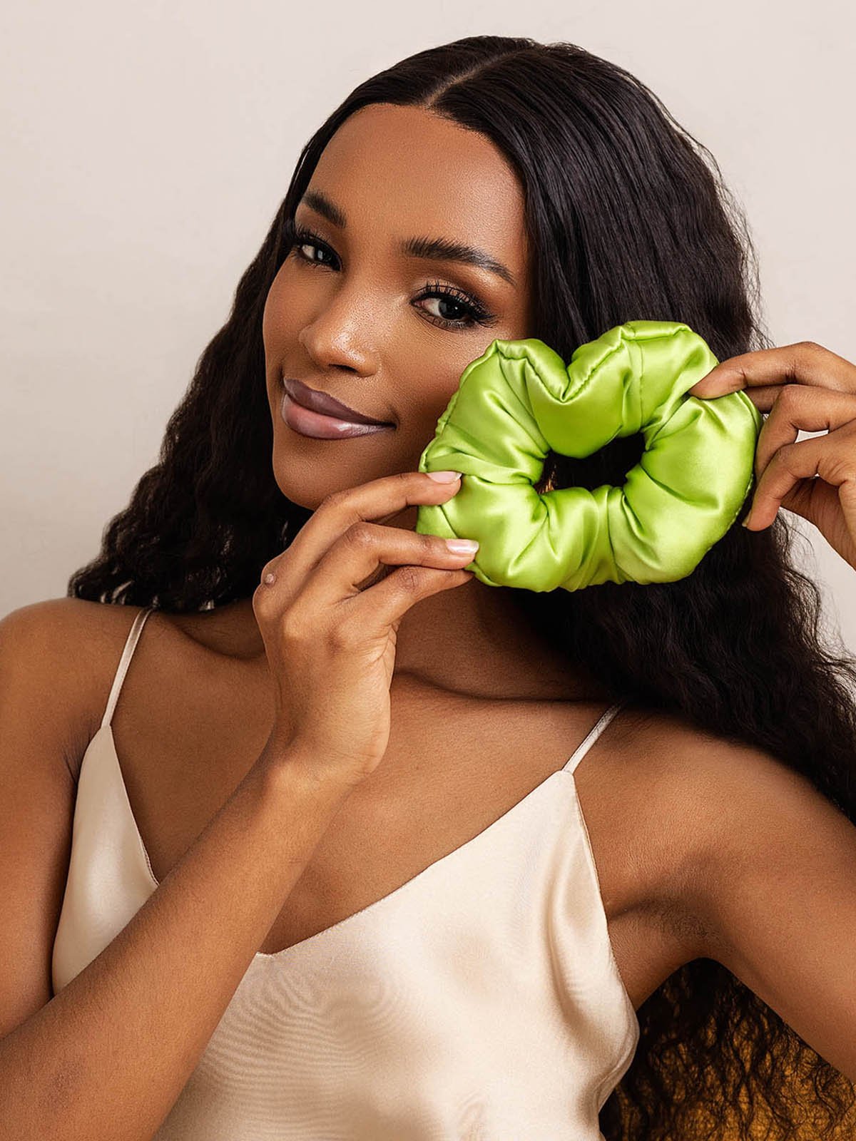 [Grön] SilkSilky-SE Rent Silke Scrunchie 001
