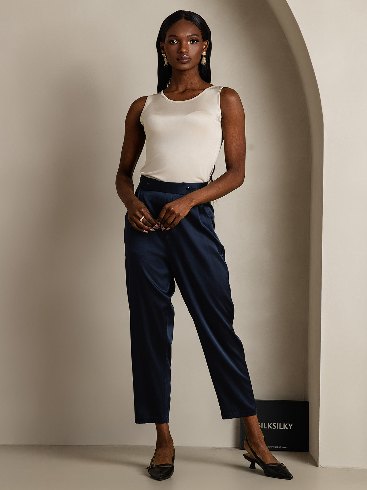 [Beige] SilkSilky-SE Silke Stickad Ärmlös Round Neck Dam T-Shirt 006