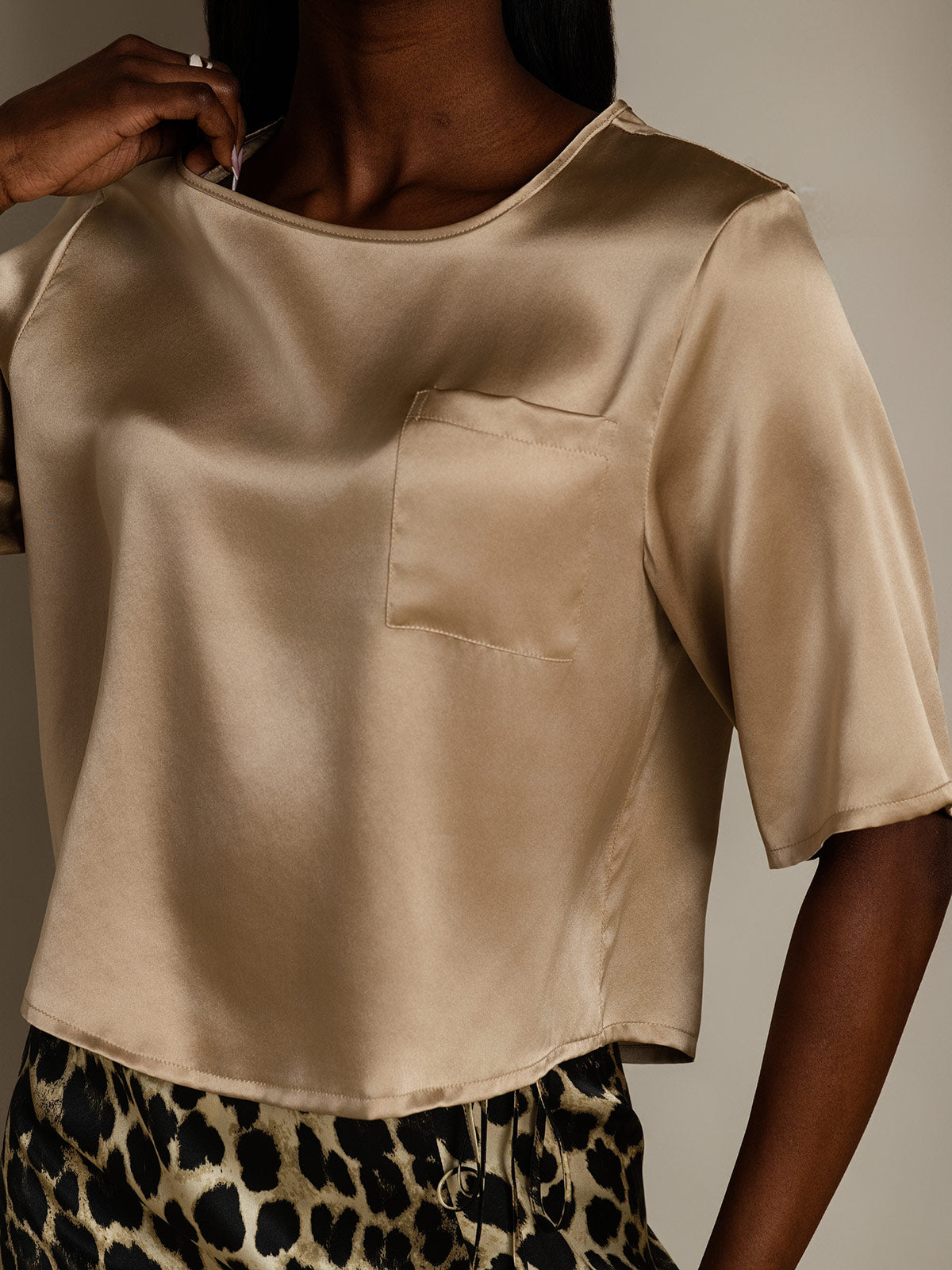 [Champagne] SilkSilky-SE Rent Silke Womens T-Shirt 008