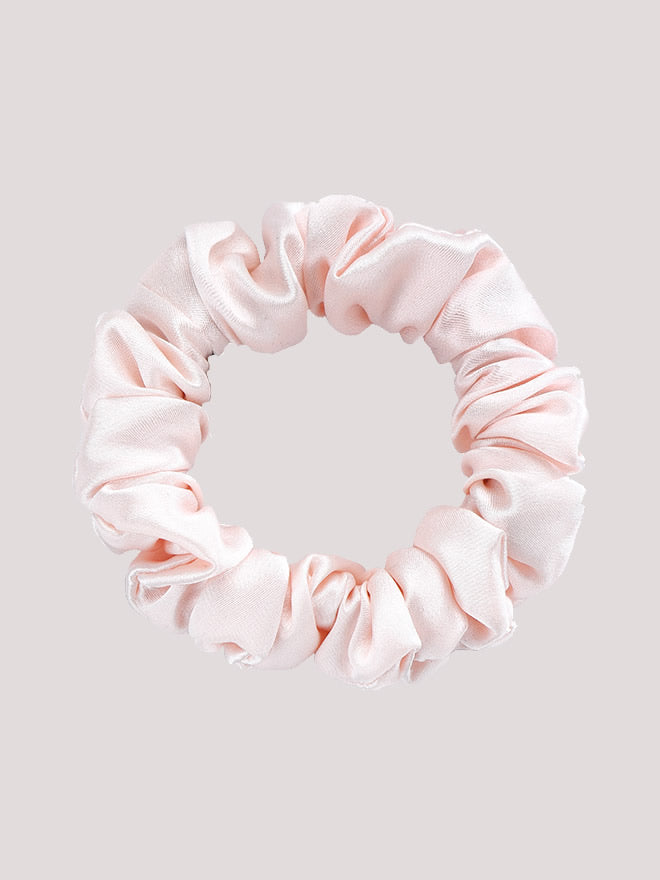 SilkSilky SE 19Momme Rent Silke Scrunchie Ljusrosa 004