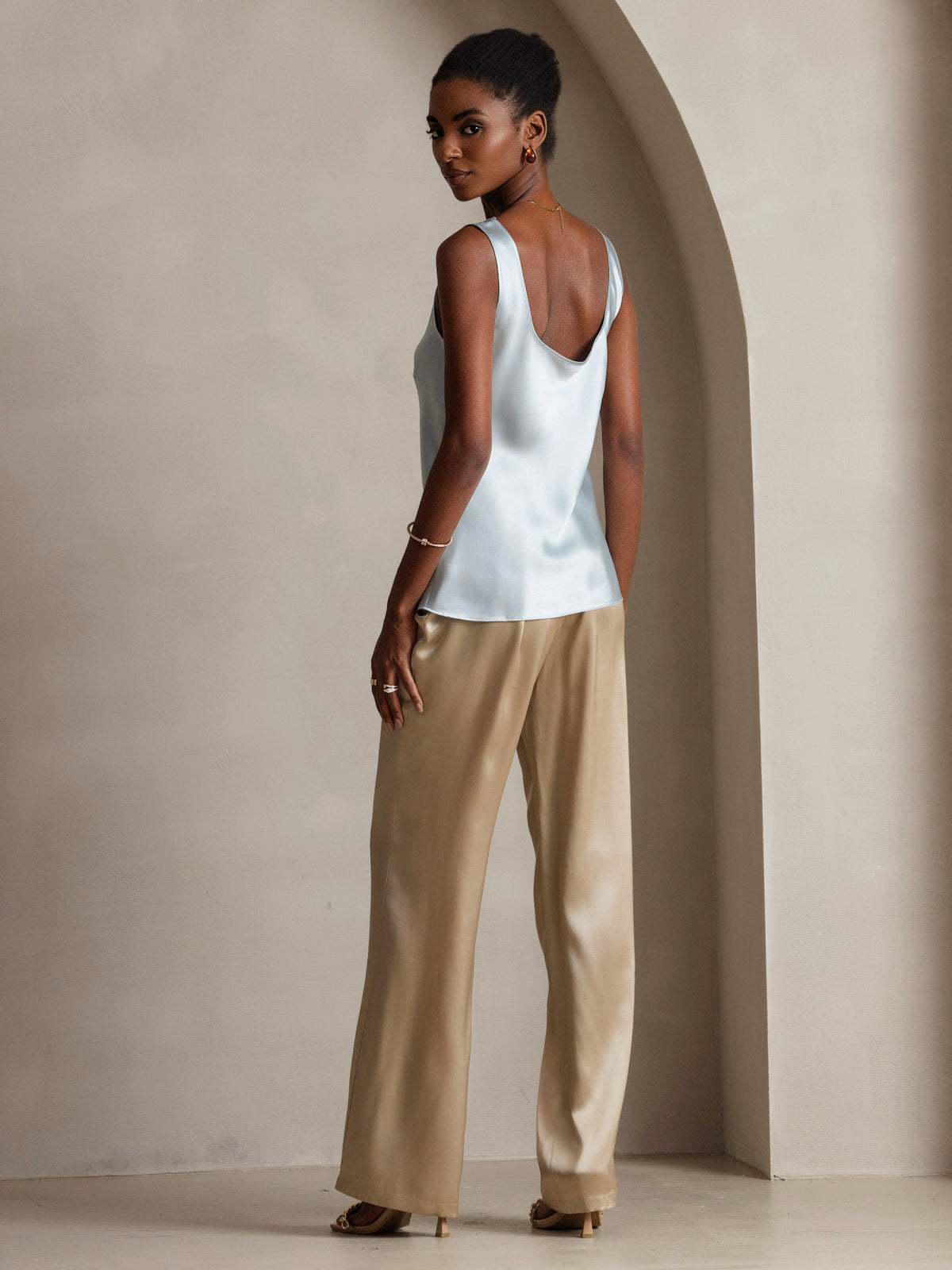 [Ljusblå] SilkSilky-SE 19Momme Ärmlös Djup Rund Halsringning Cami Toppar 002