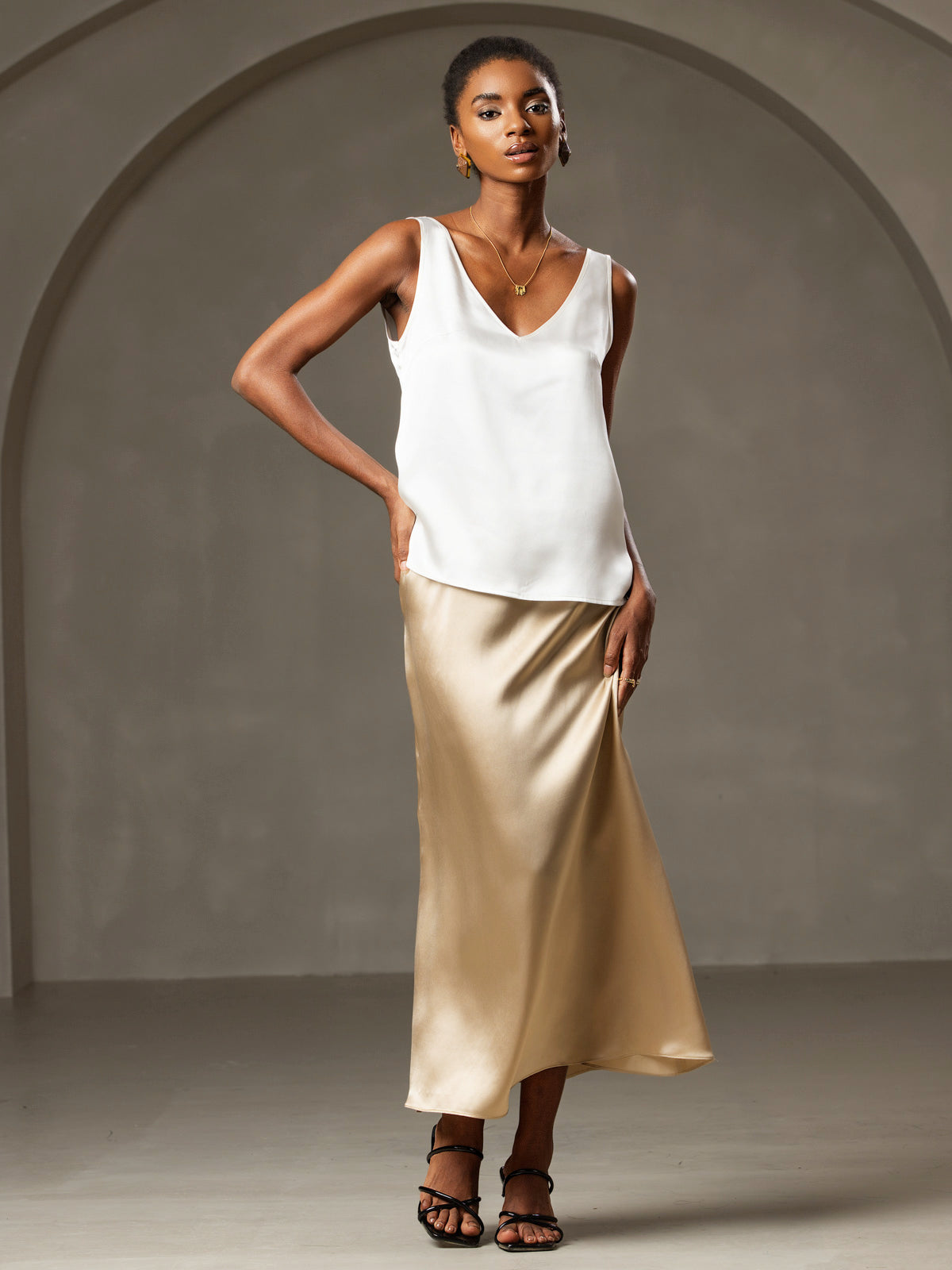 [Vit] SilkSilky-SE Sleeveless V Neck Cami Toppar 002