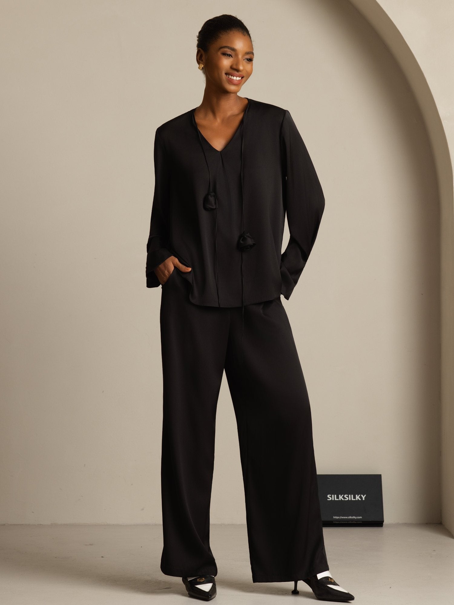 [Svart] SilkSilky-SE 19Momme Silke Lång Ärm V Ringning Blus 006