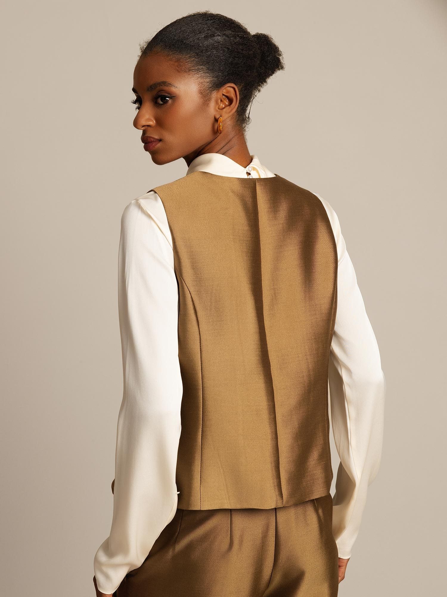 [Brons] SilkSilky-SE 32Momme Silk-Wool Blend Womens Vest 002,