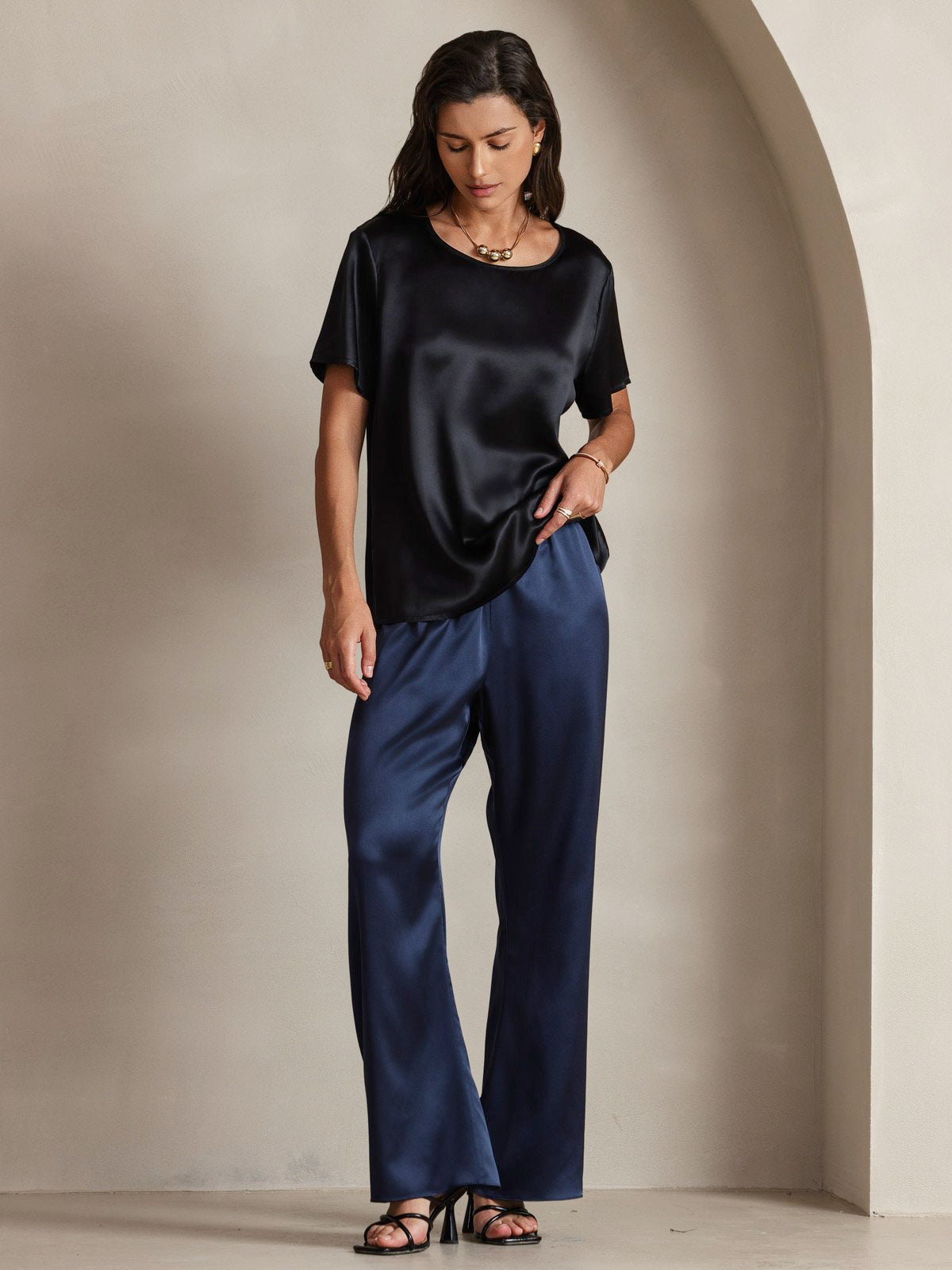 SilkSilky-SE Rent Silke Kort Ärm Womens T-Shirt Svart 006