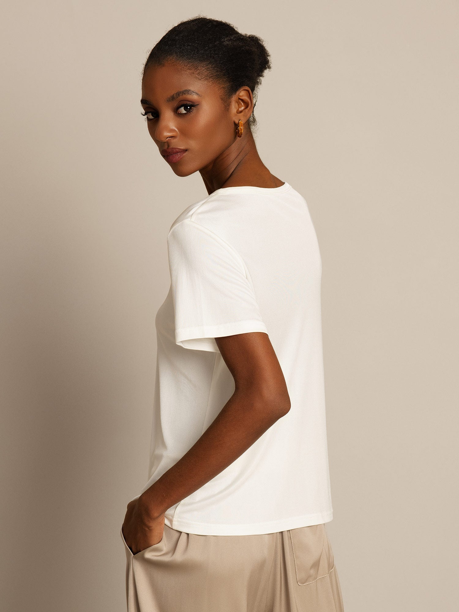 [Vit] SilkSilky-SE Kort Ärm Rund Halsringning Dam T-Shirt 002