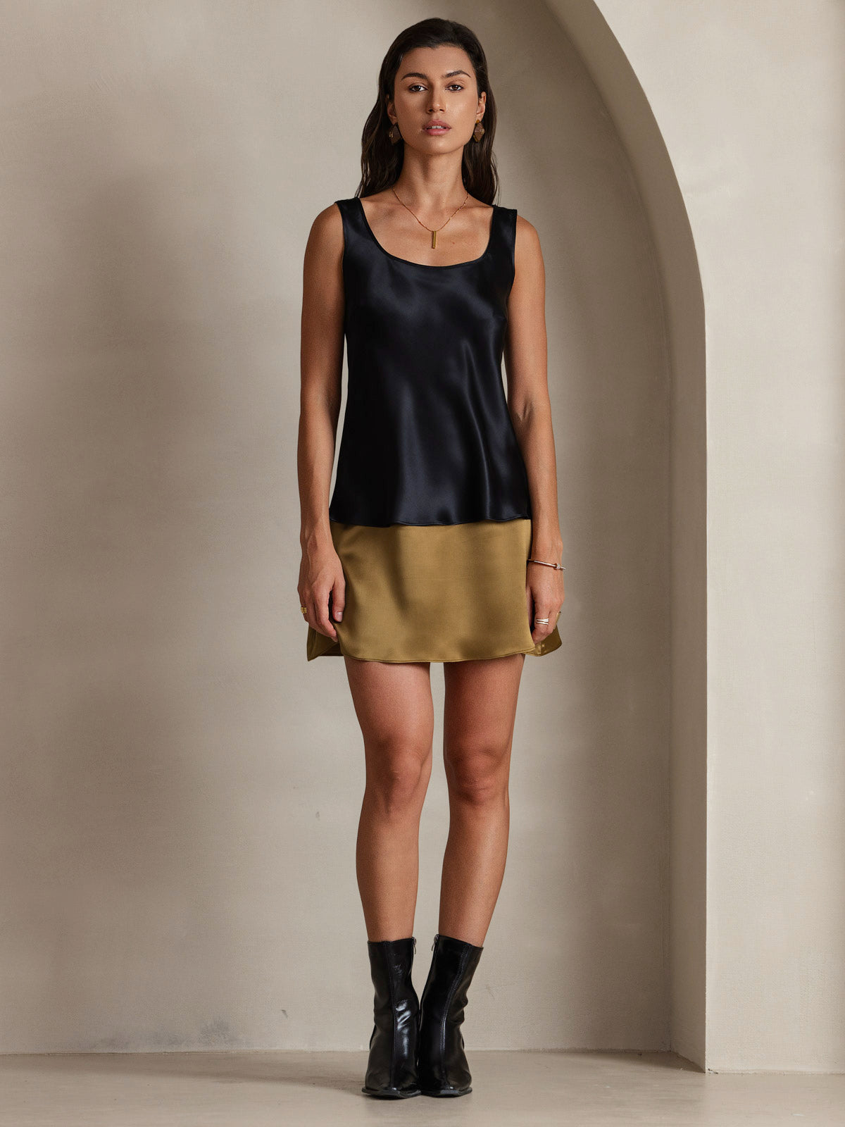 [Svart] SilkSilky-SE 19Momme Ärmlös Djup Rund Halsringning Cami Toppar 001