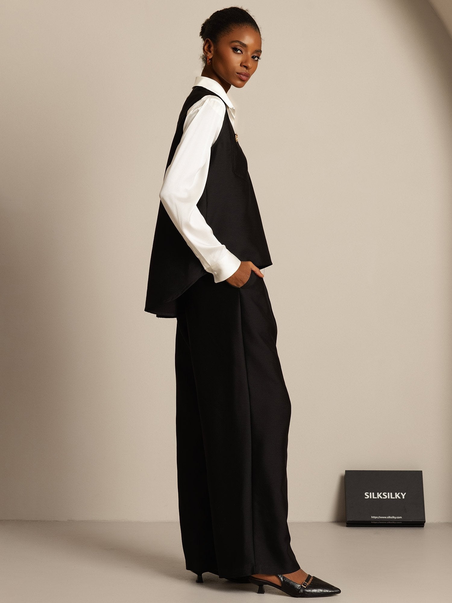 [Svart] SilkSilky-SE 32Momme Silk-Wool Blend Womens Vest 007,