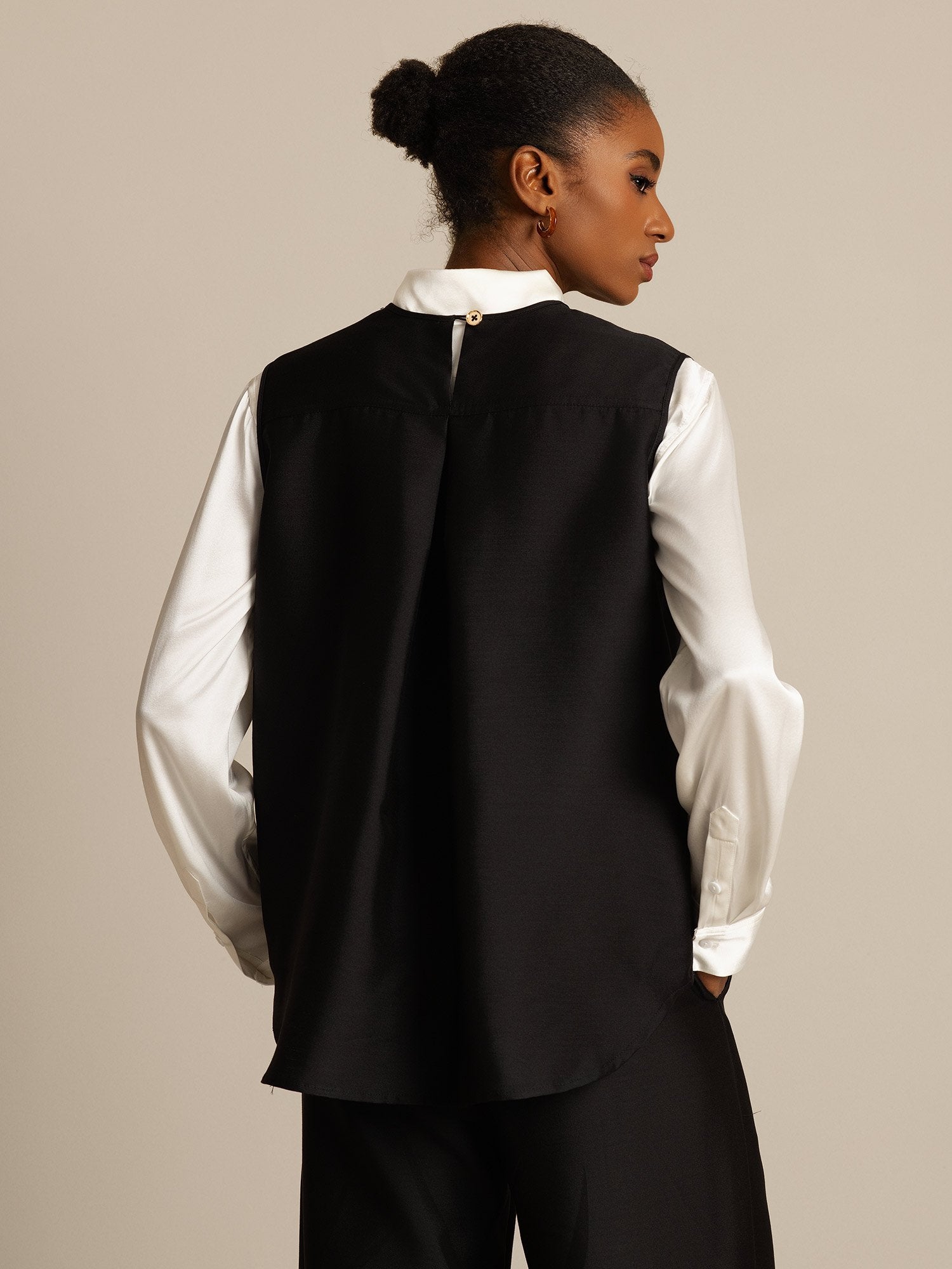 [Svart] SilkSilky-SE 32Momme Silk-Wool Blend Womens Vest 002,