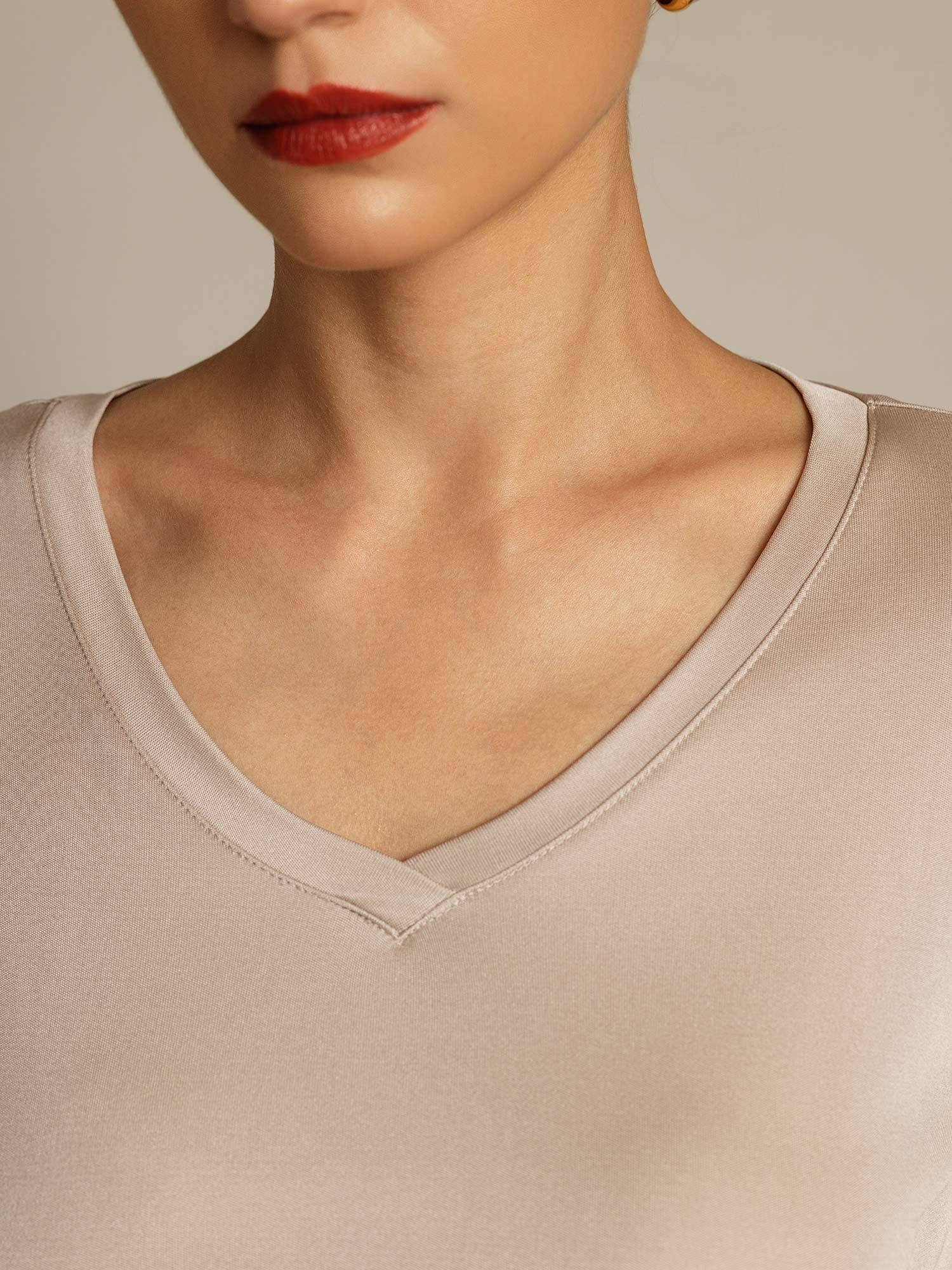 [Ljuskaki] SilkSilky-SE Rent Silke Womens T-Shirt 004
