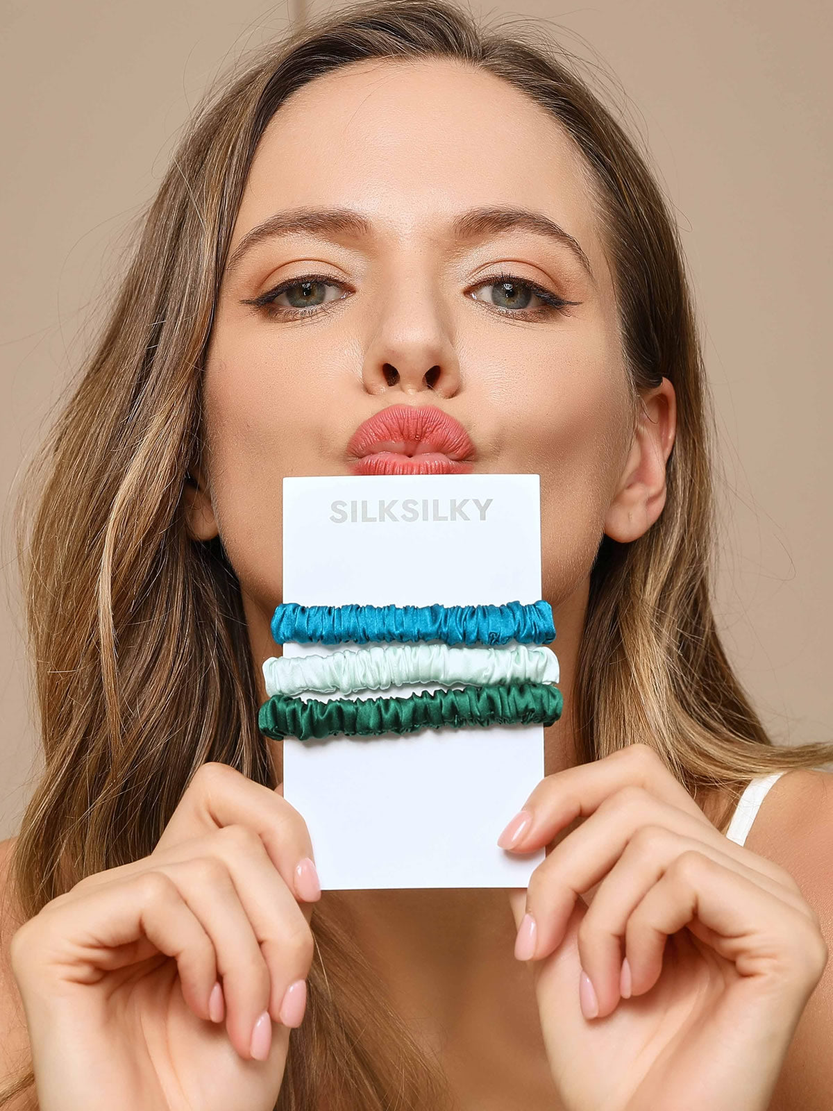 [Group1] SilkSilky-SE Scrunchie 002