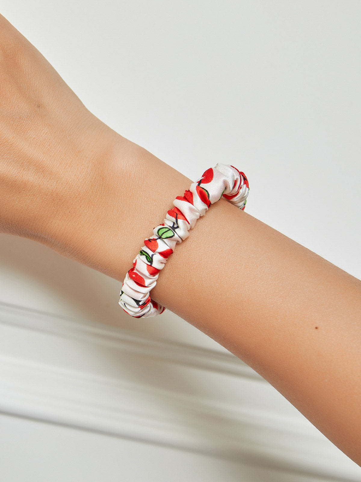 [Red] SilkSilky-UK Pure Silk Scrunchie 001