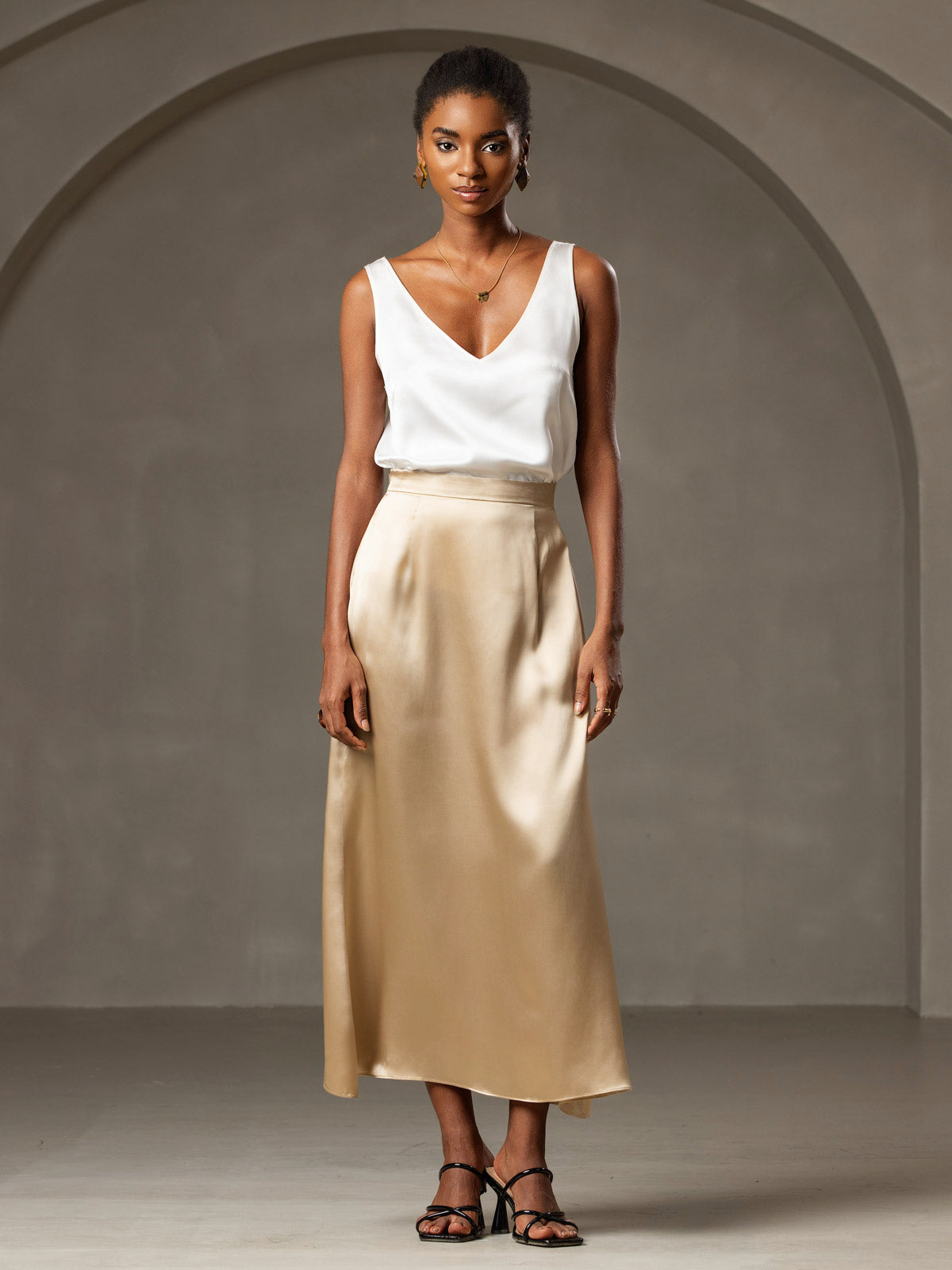 [Vit] SilkSilky-SE Sleeveless V Neck Cami Toppar 001