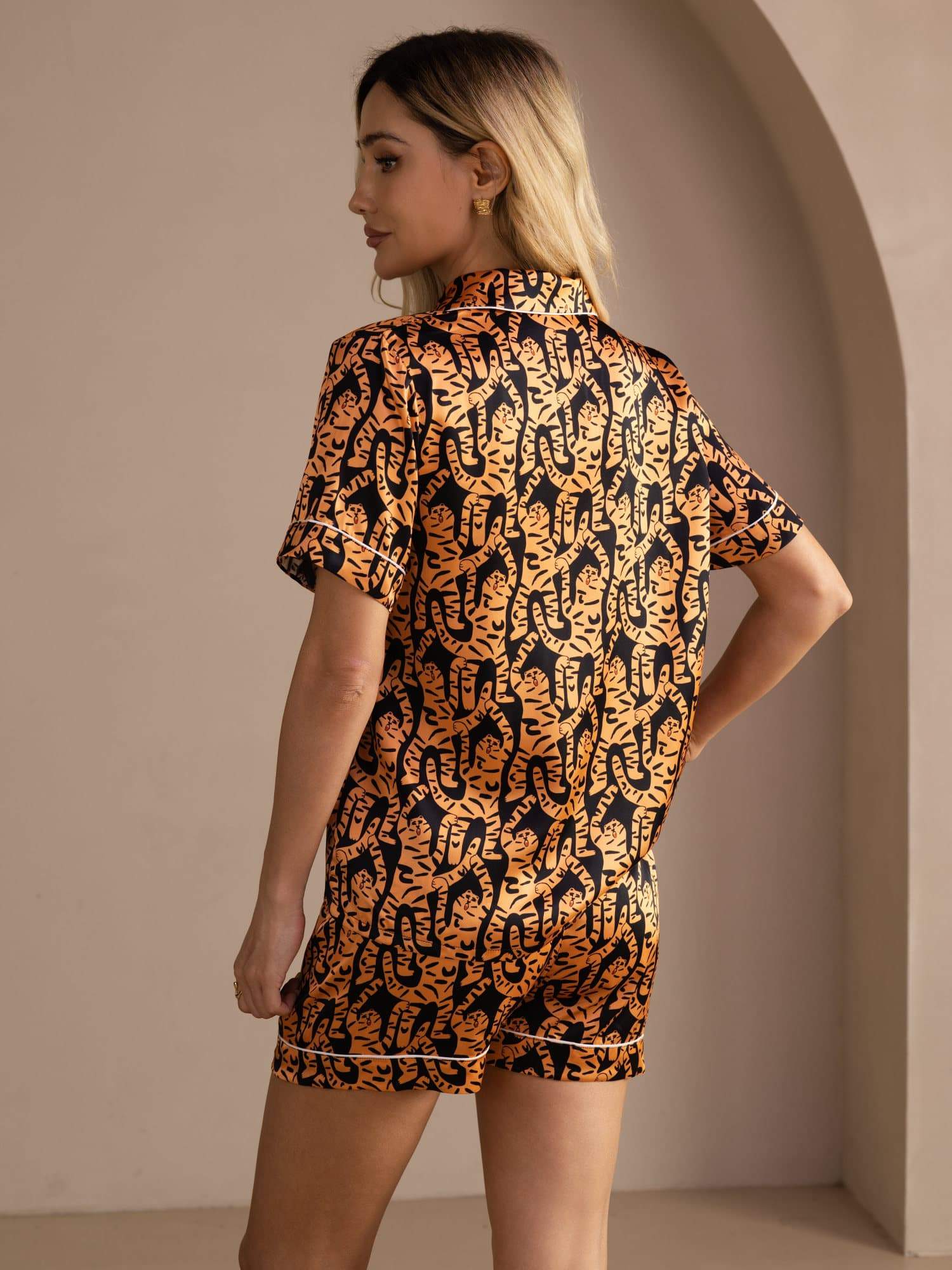 [Svart Tiger] SilkSilky-SE Short Sleeve Lapel Collar Dam Pyjama 002