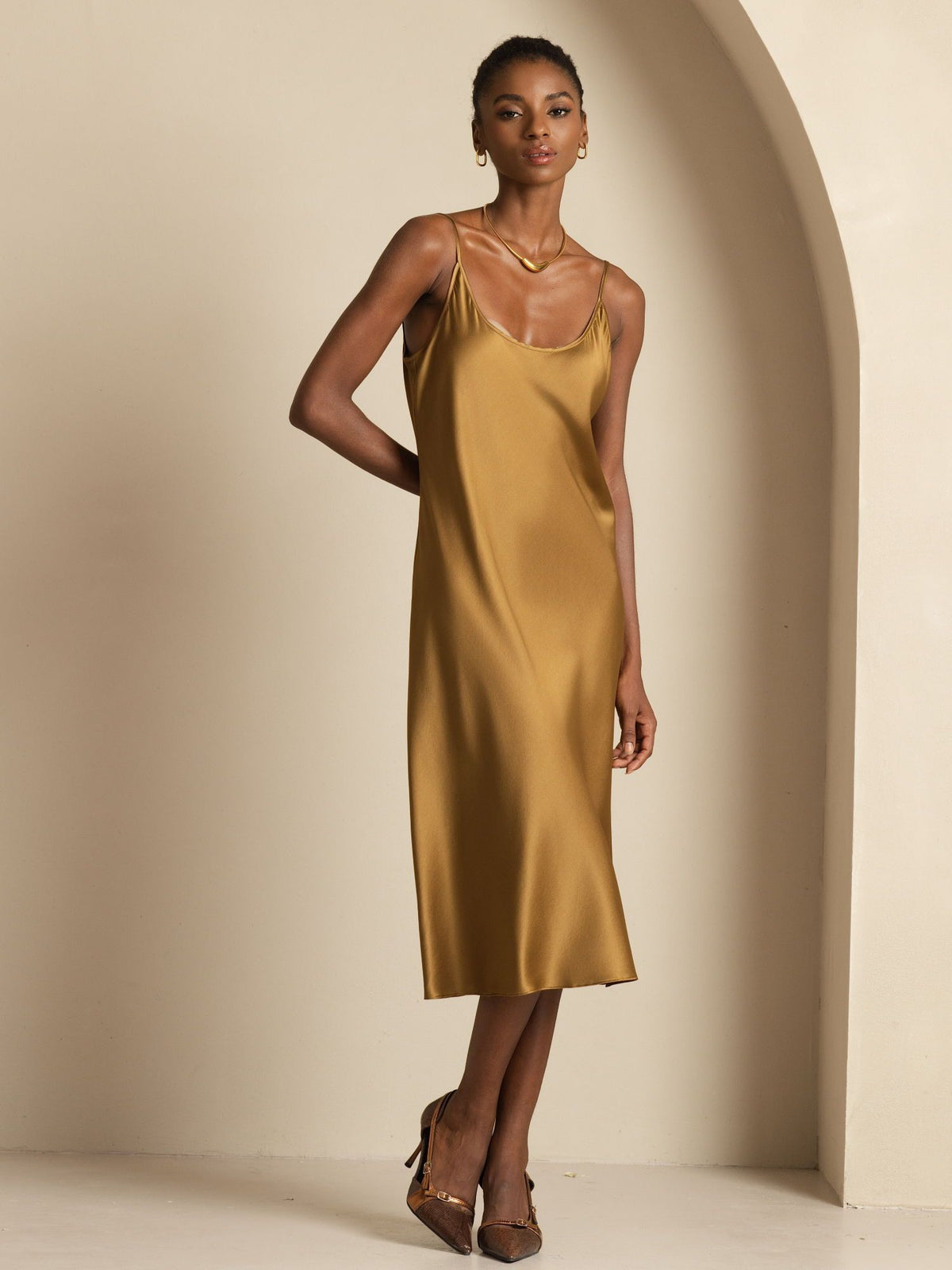[Brun] SilkSilky-SE Spaghetti Strap Dress 001