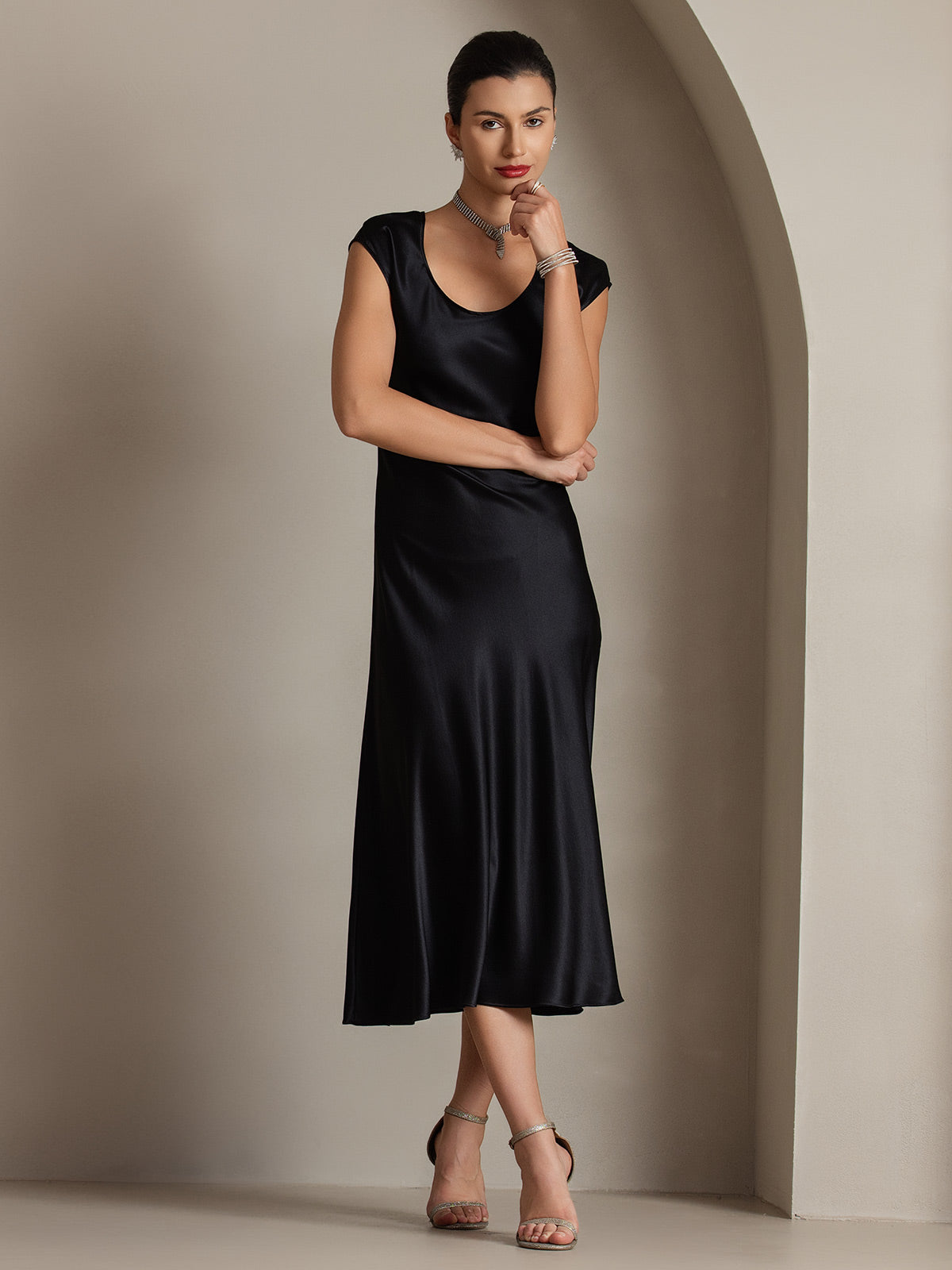 SilkSilky-SE 19Momme Silke Ärmlös Dress Svart 007