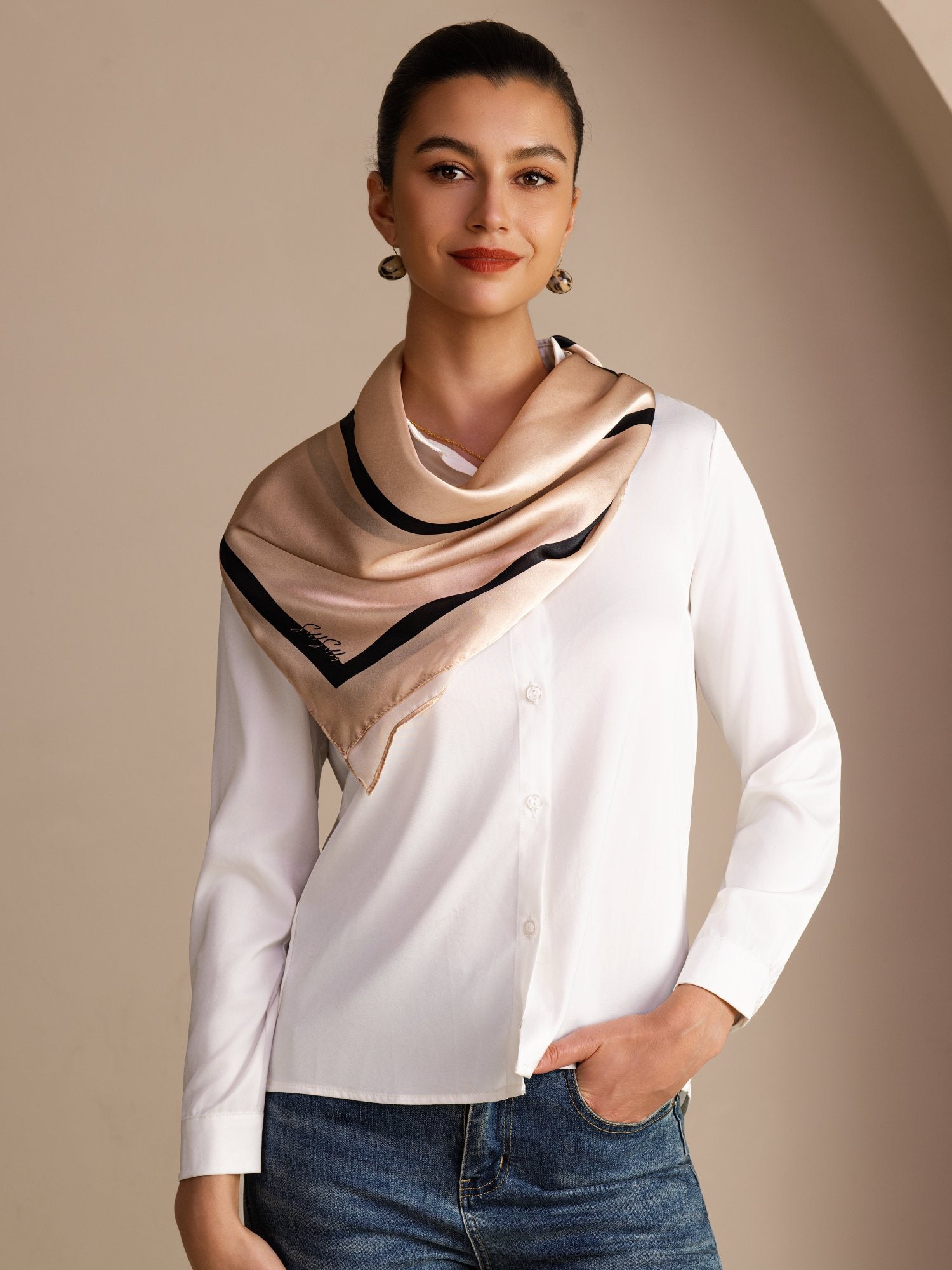 [Beige Fyrkant] SilkSilky-SE Halsduka 002