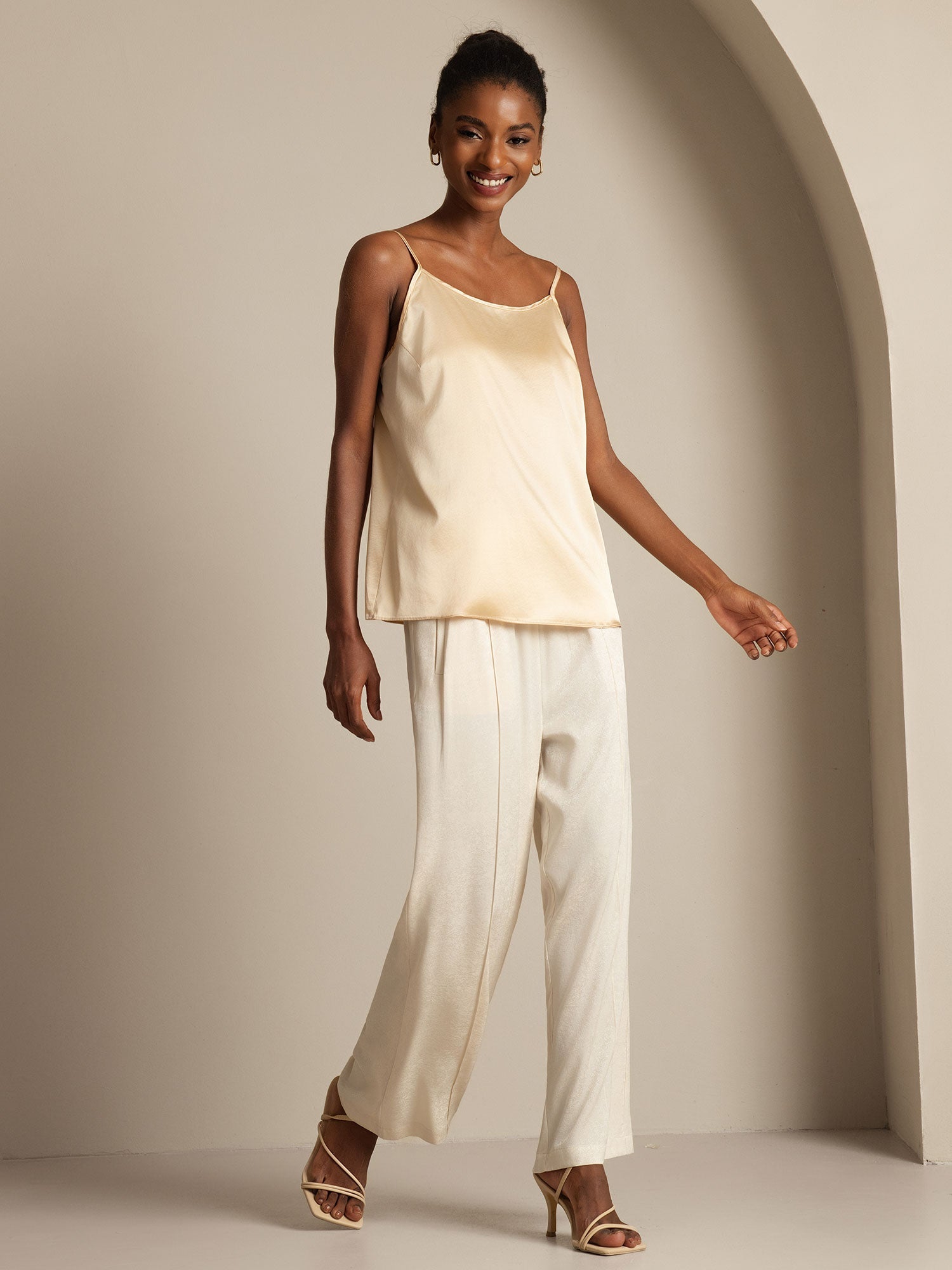 [Champagne] SilkSilky-SE 19Momme Spaghetti Rem Djup Rund Halsringning Cami Toppar 007